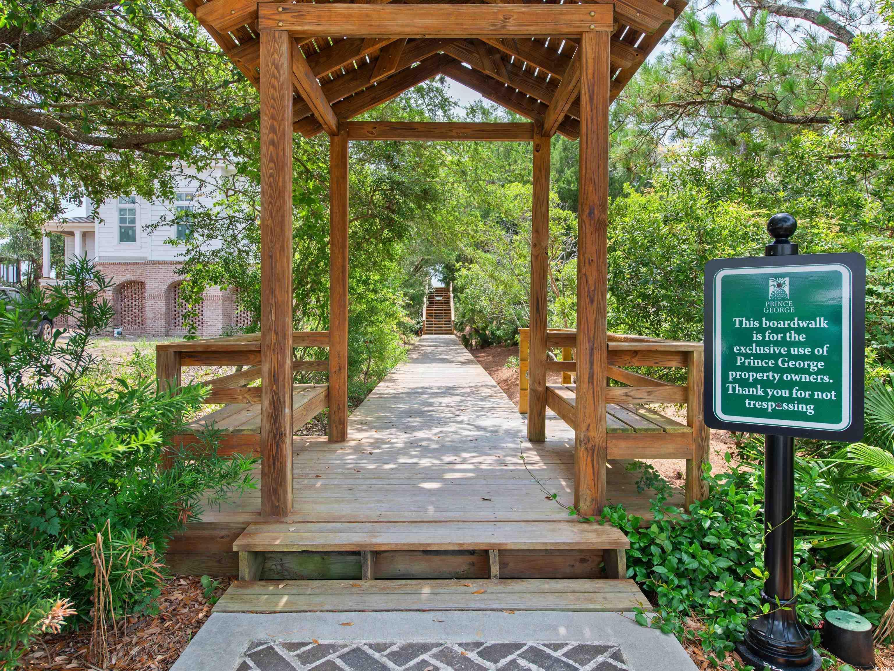 3067 Vanderbilt Blvd.