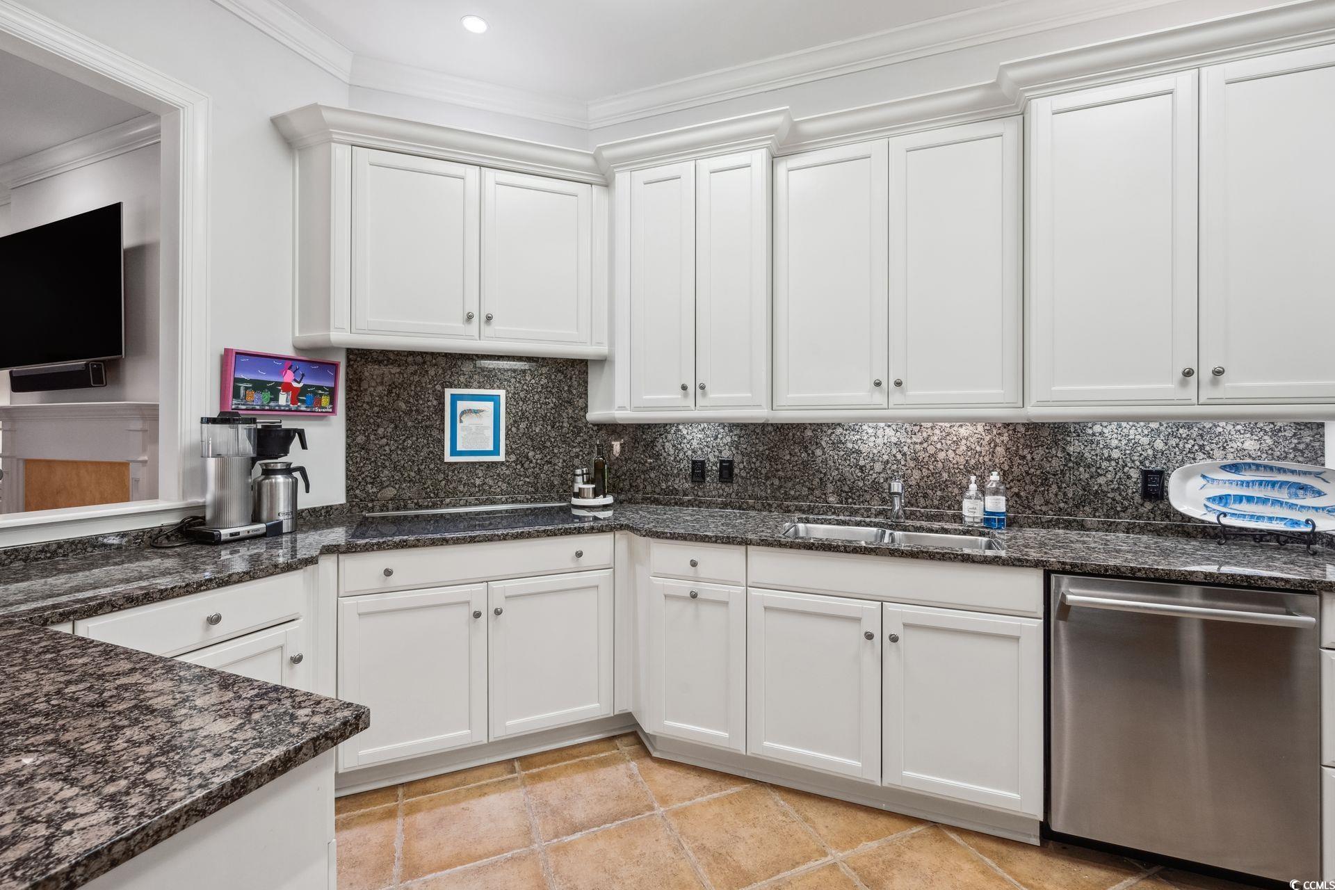 146 Colony Club Dr. Unit: 5B