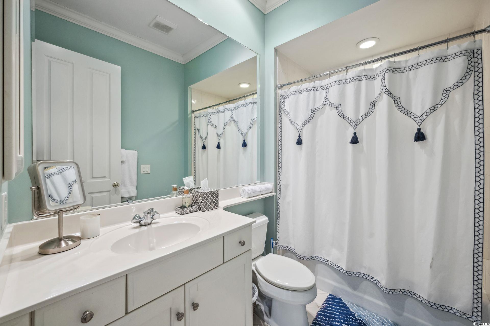 146 Colony Club Dr. Unit: 5B