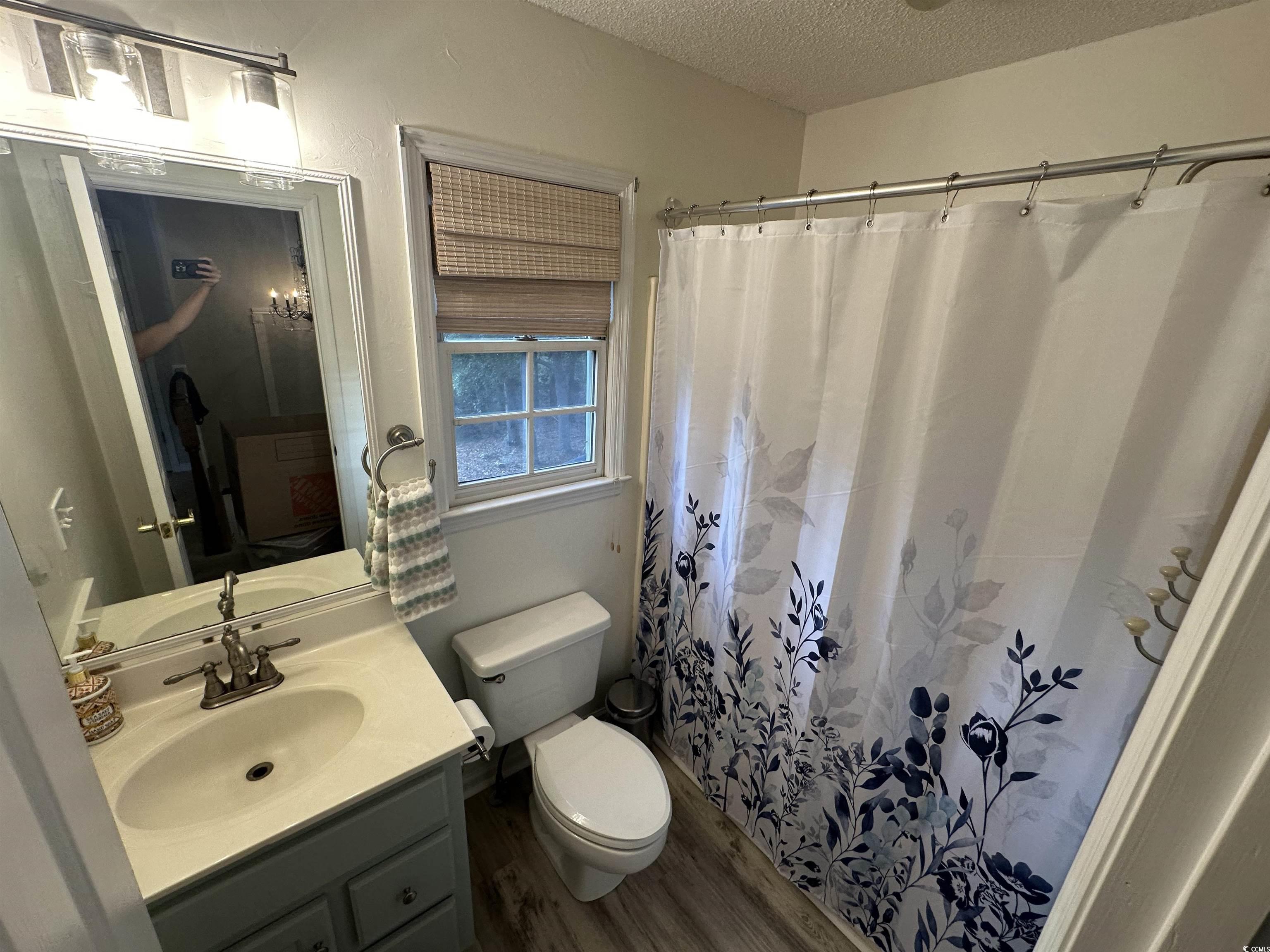 906 Fieldgate Circle