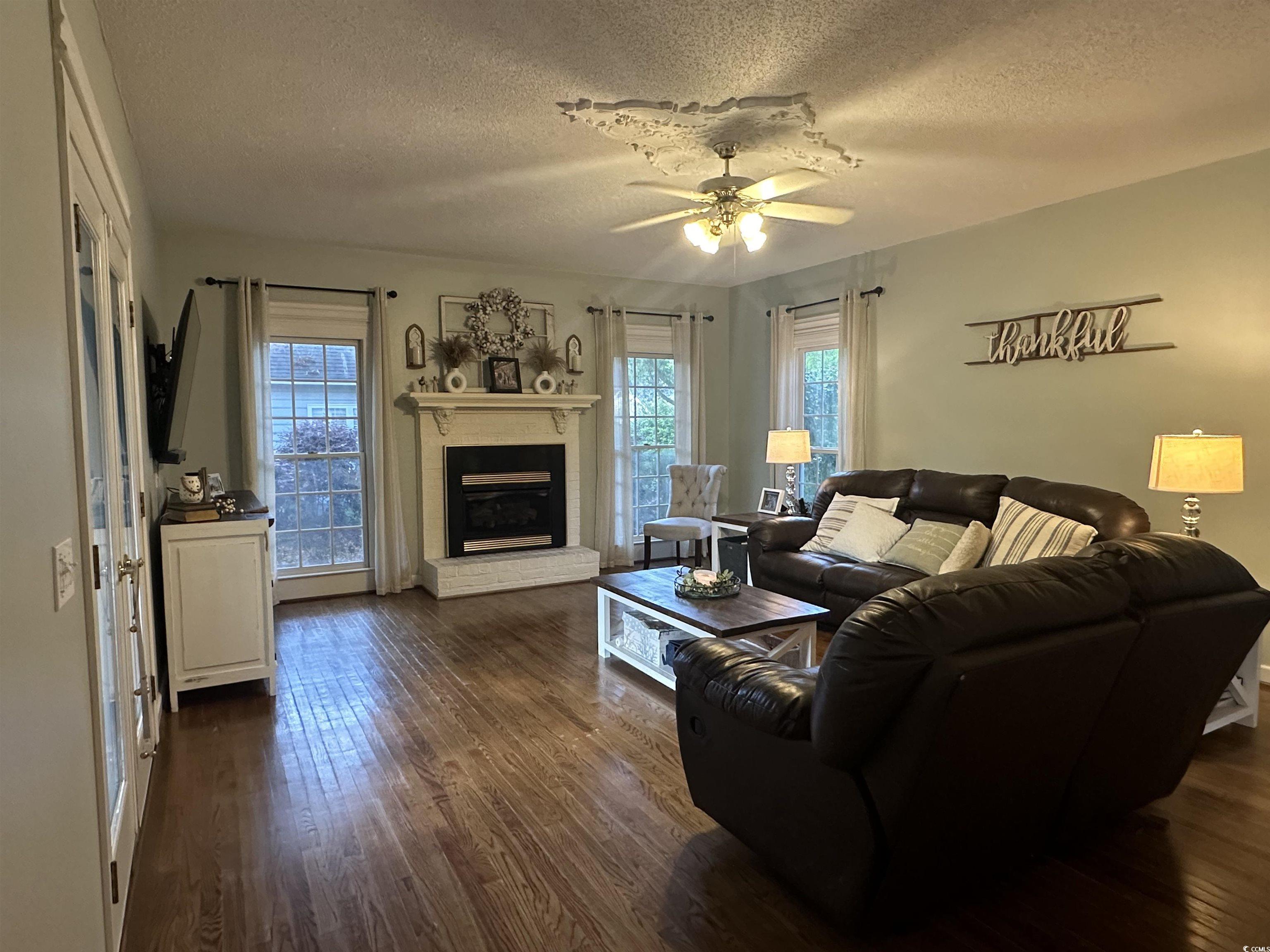 906 Fieldgate Circle