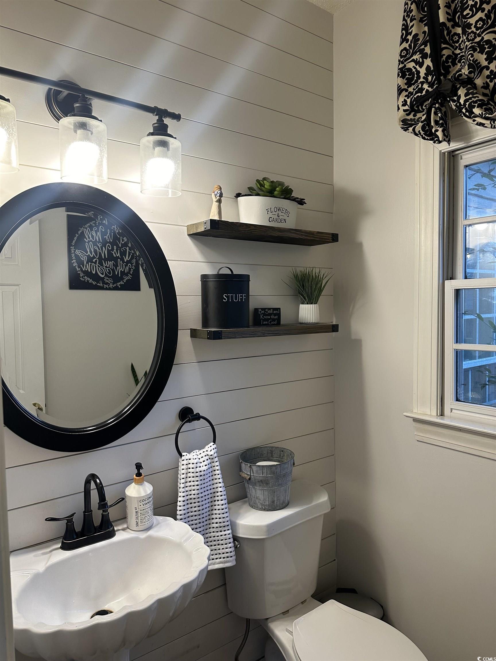 906 Fieldgate Circle