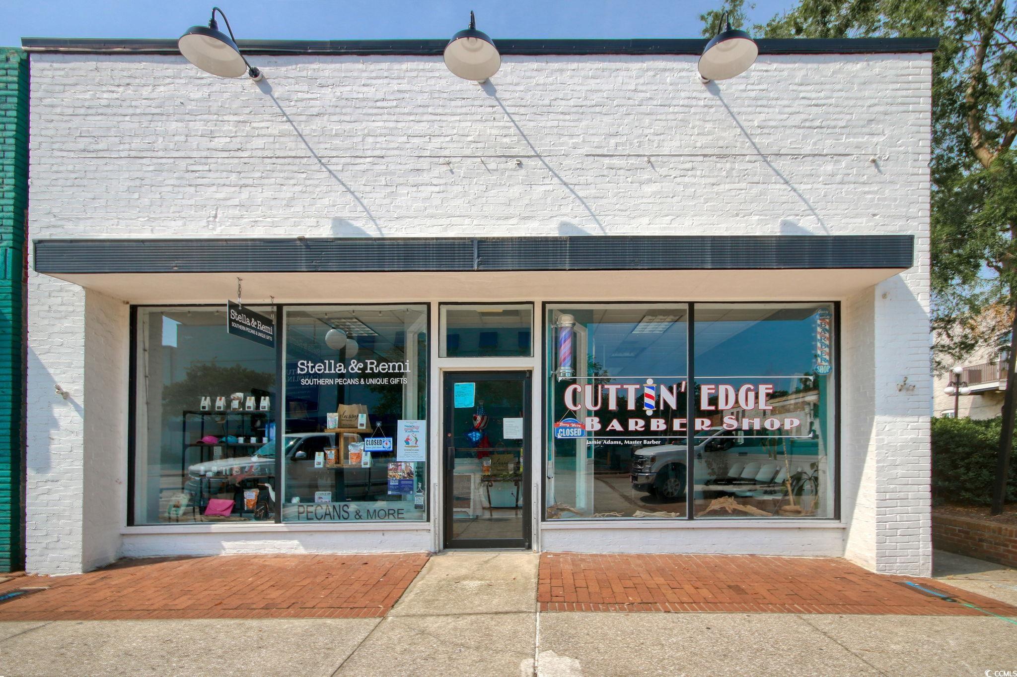 835 Front St.