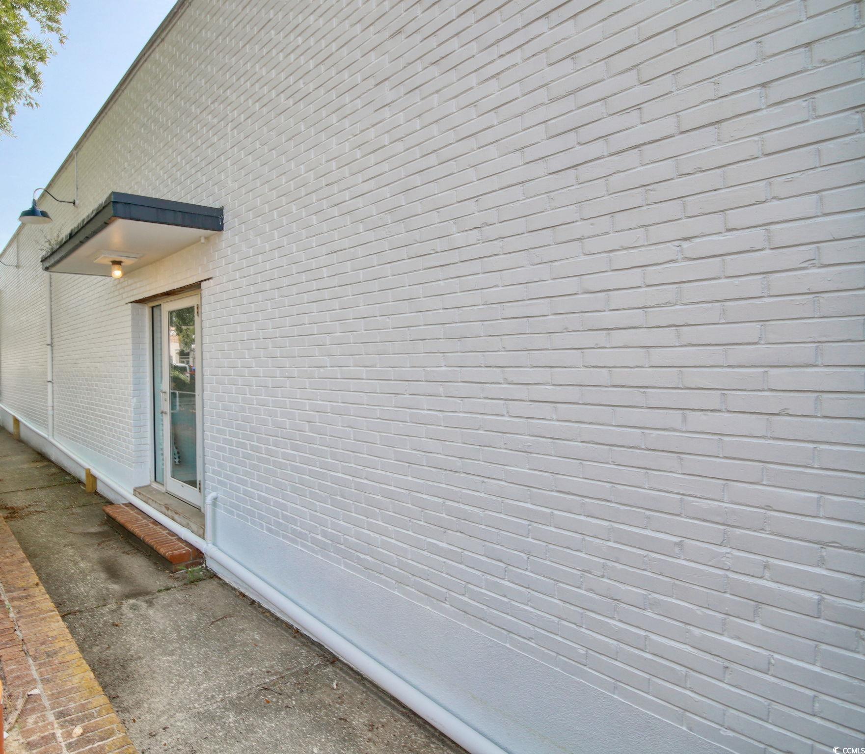 835 Front St.