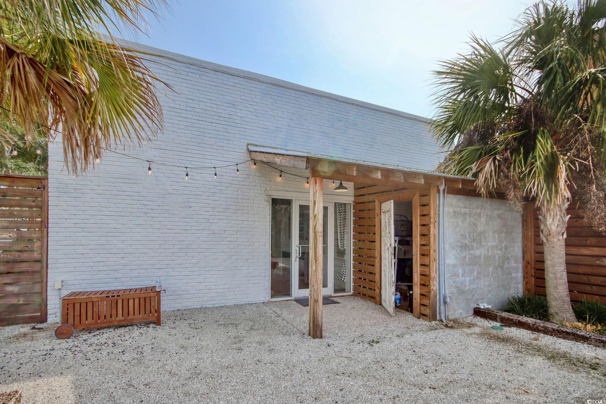 835 Front St.