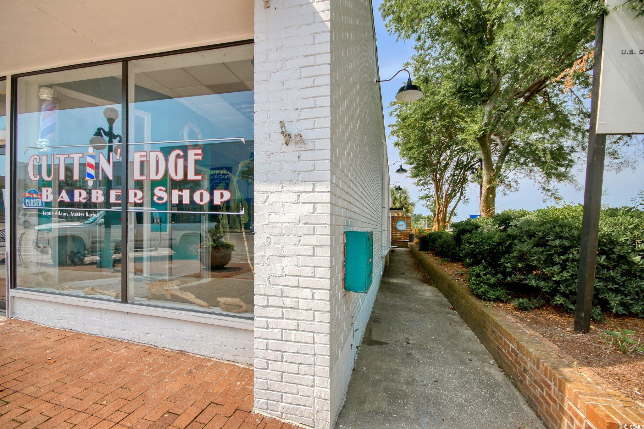 835 Front St.