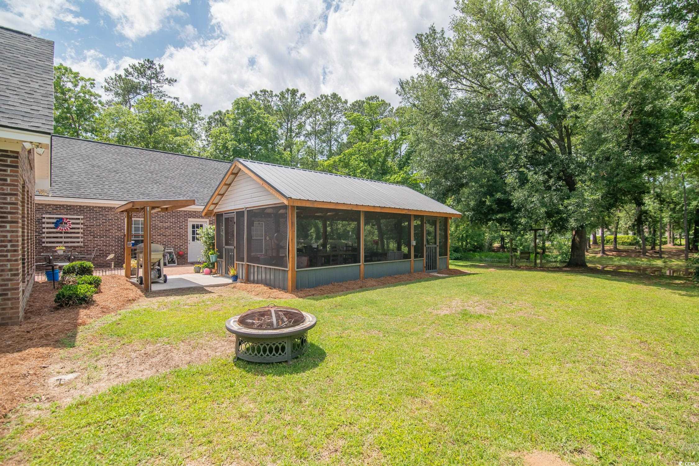 387 Robin Dr.