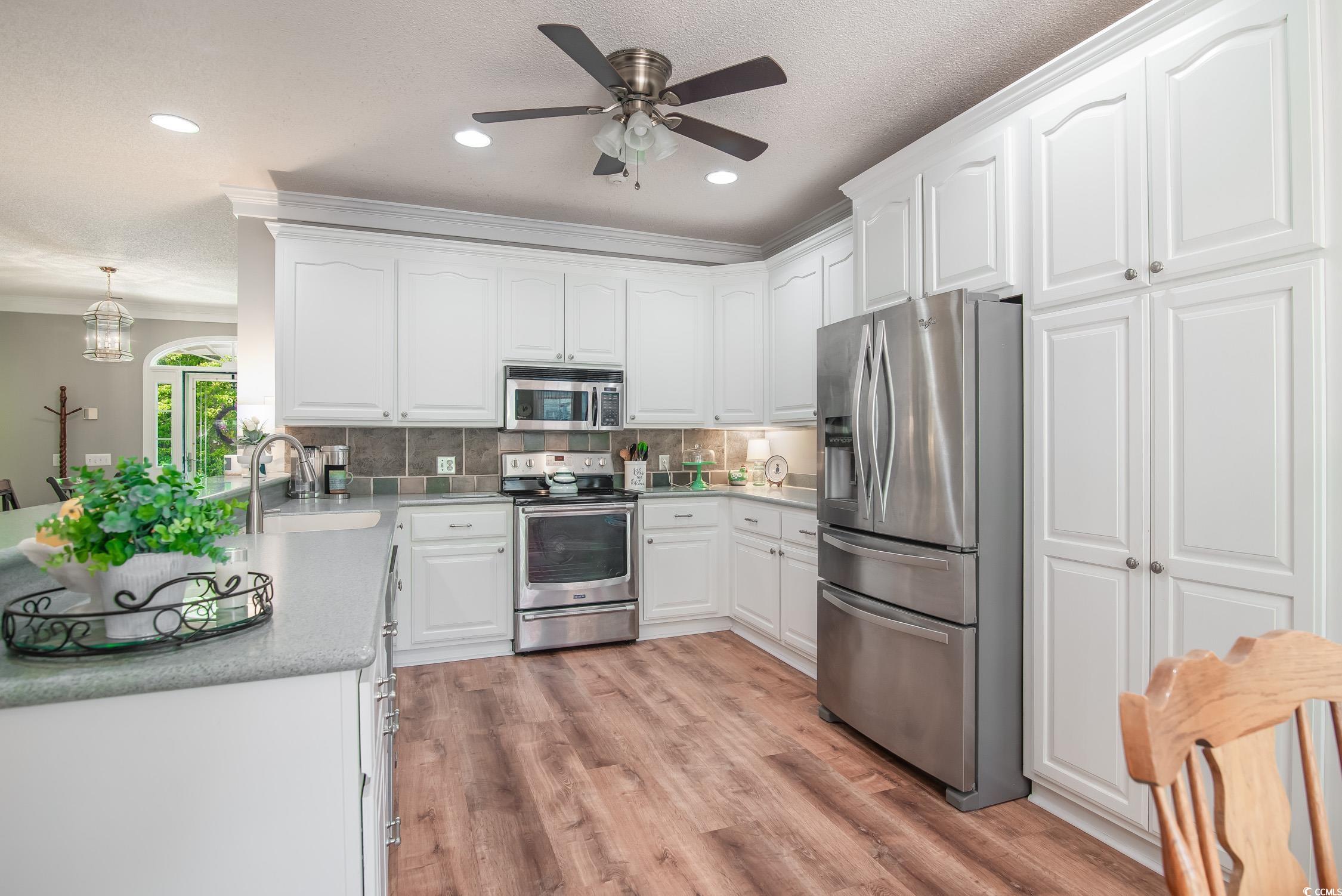387 Robin Dr.