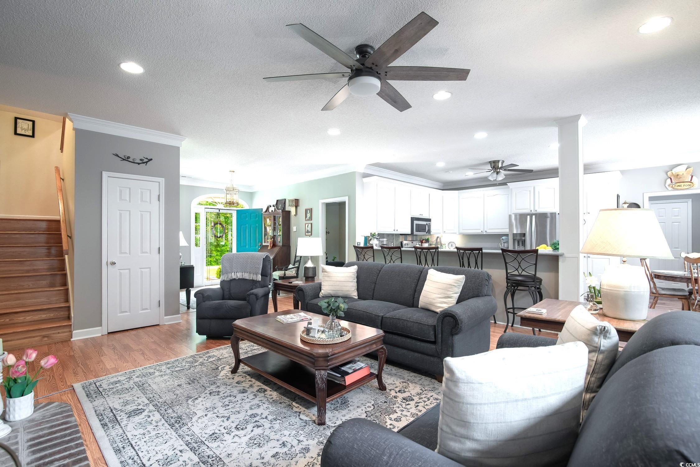 387 Robin Dr.