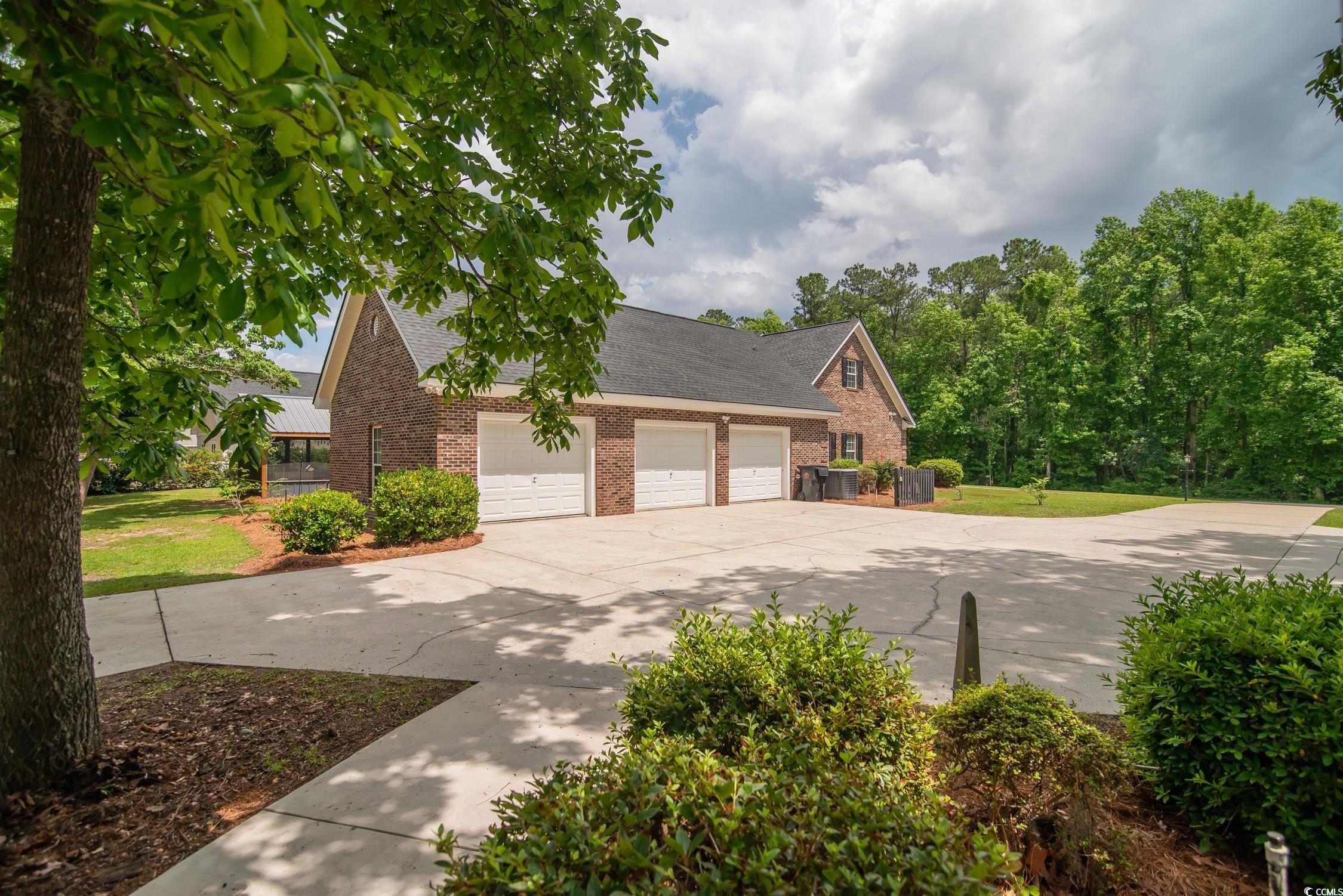 387 Robin Dr.