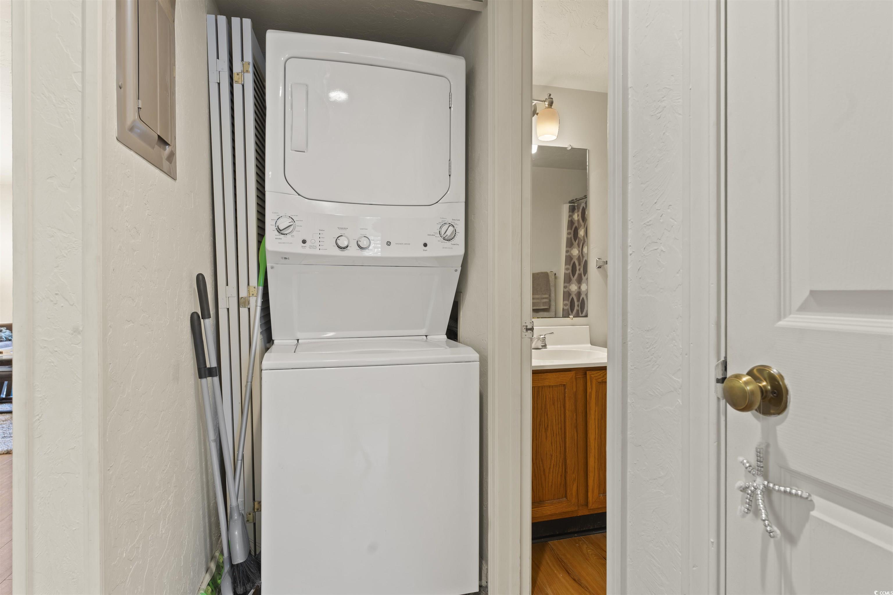 1101 2nd Ave. N Unit: 1008