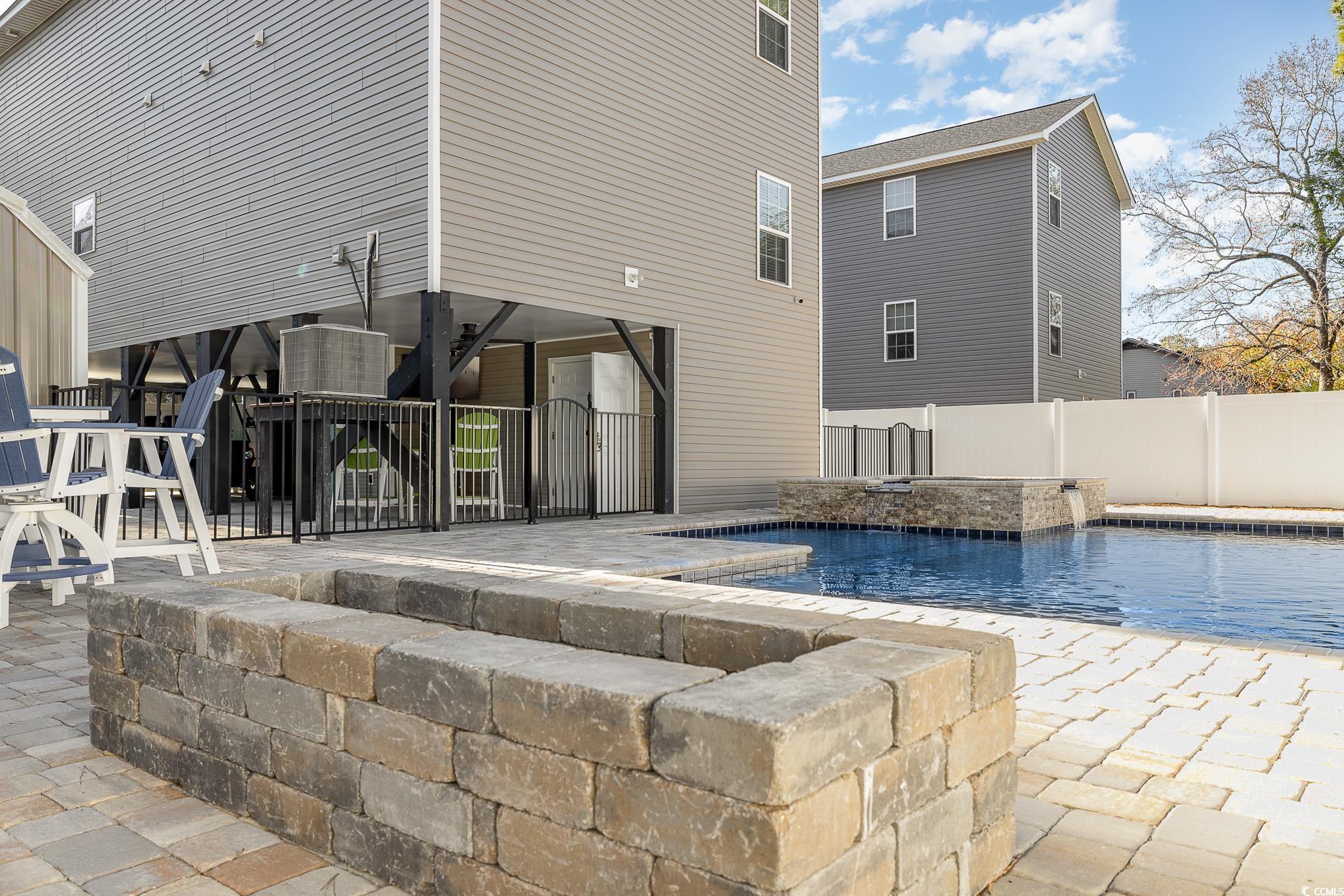 618 Surfside Dr.