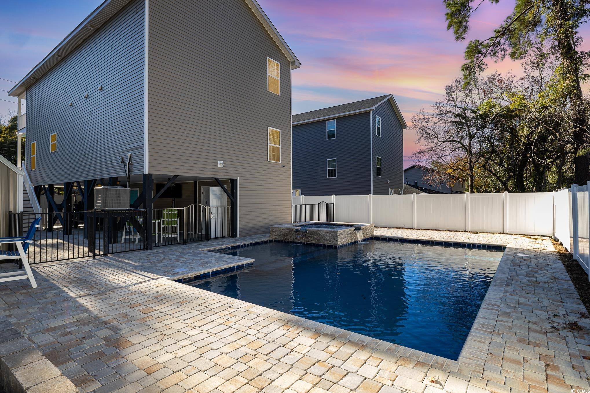 618 Surfside Dr.