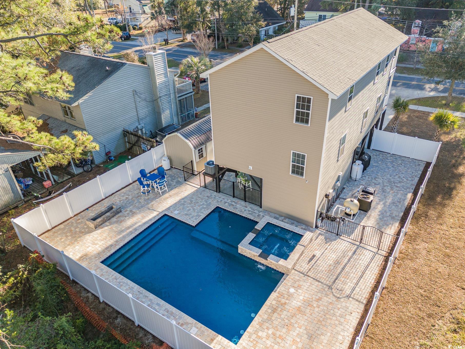 618 Surfside Dr.