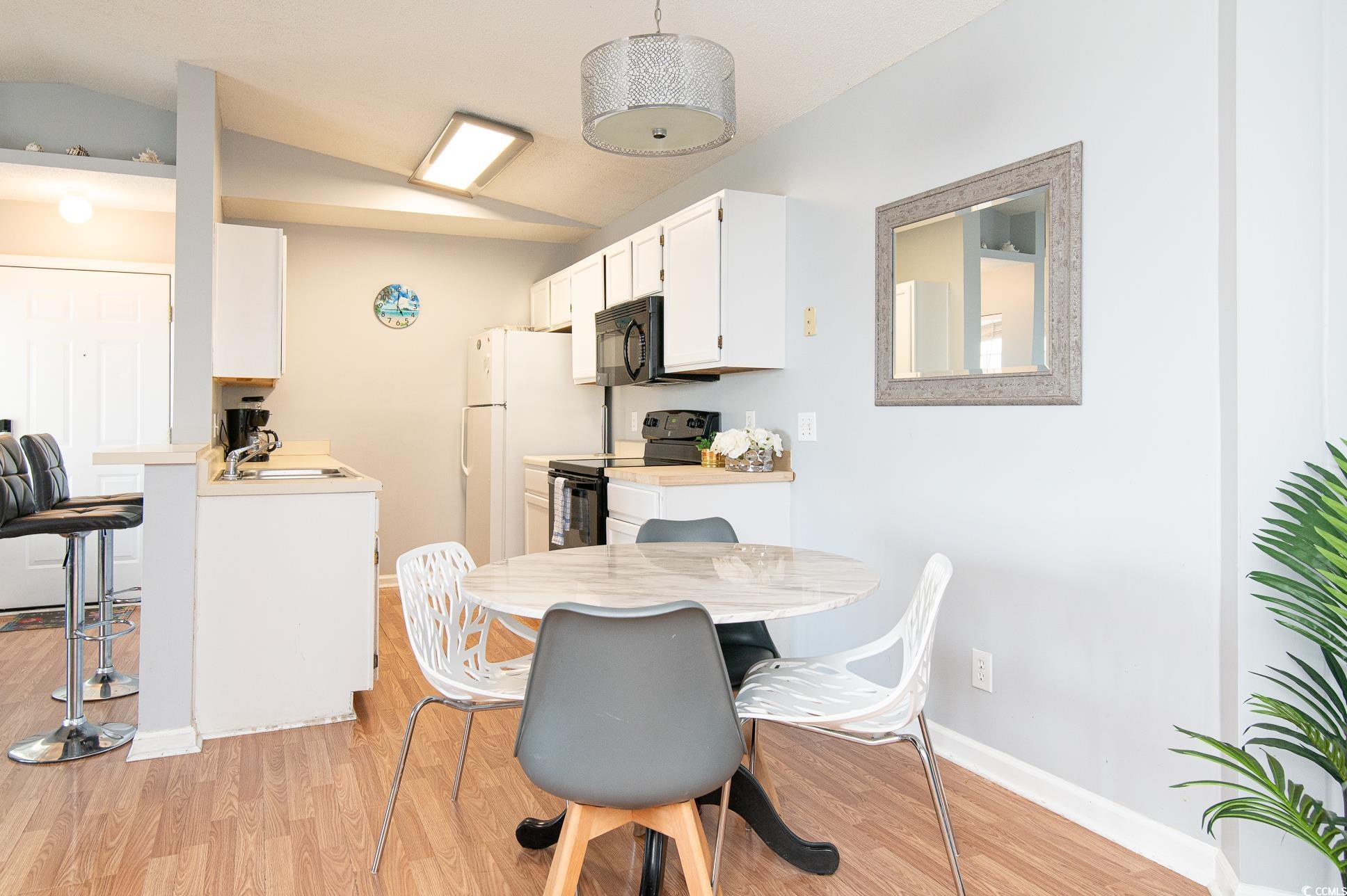 2274 Huntingdon Dr. Unit: J