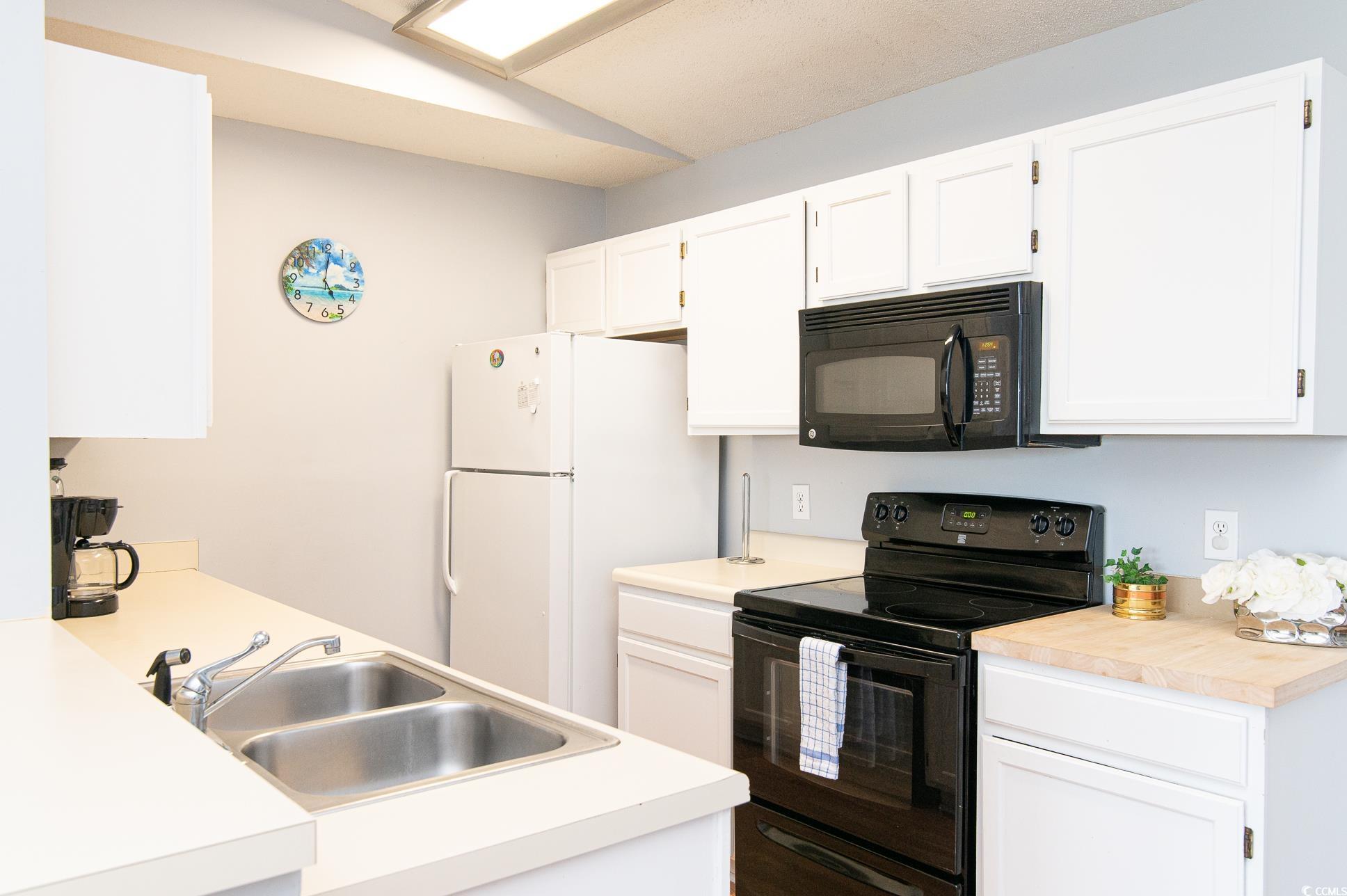 2274 Huntingdon Dr. Unit: J