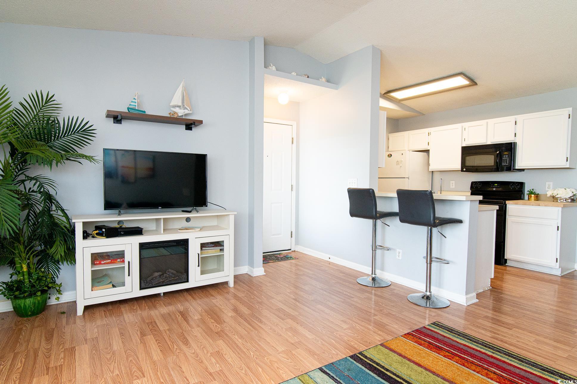 2274 Huntingdon Dr. Unit: J