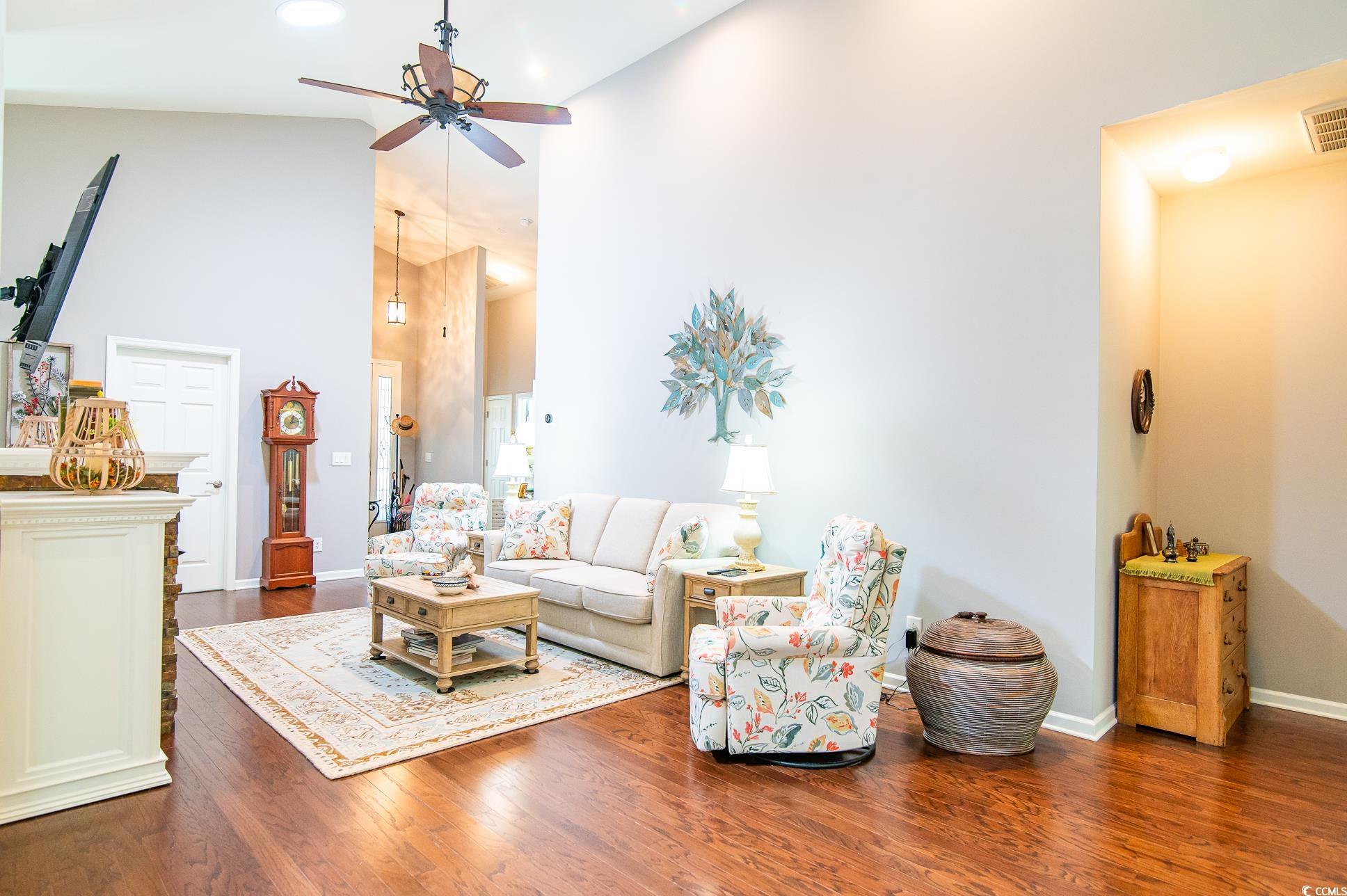 549 Grand Cypress Way