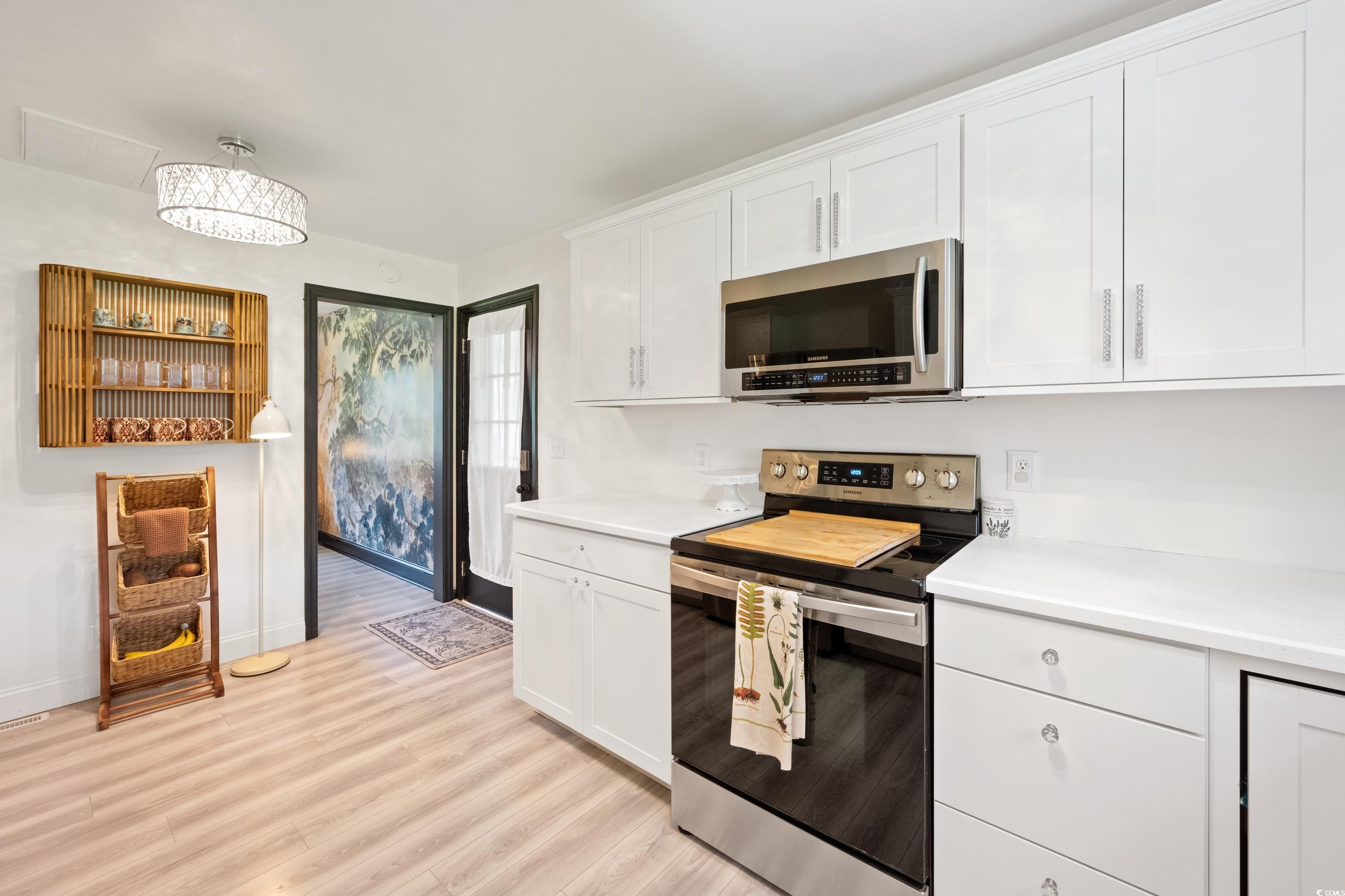 48 Hillcrest Dr.