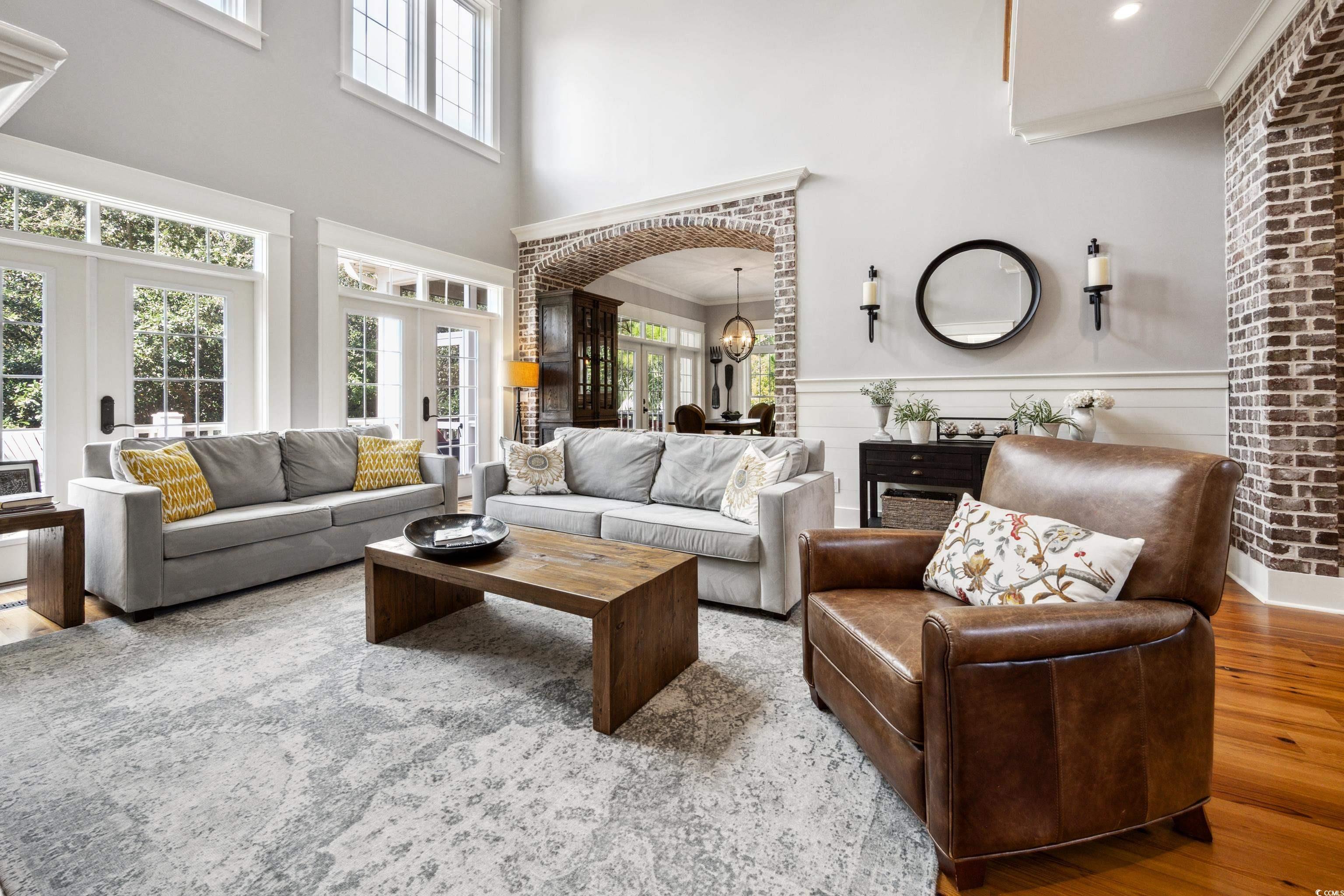 203 Whiting Ln.