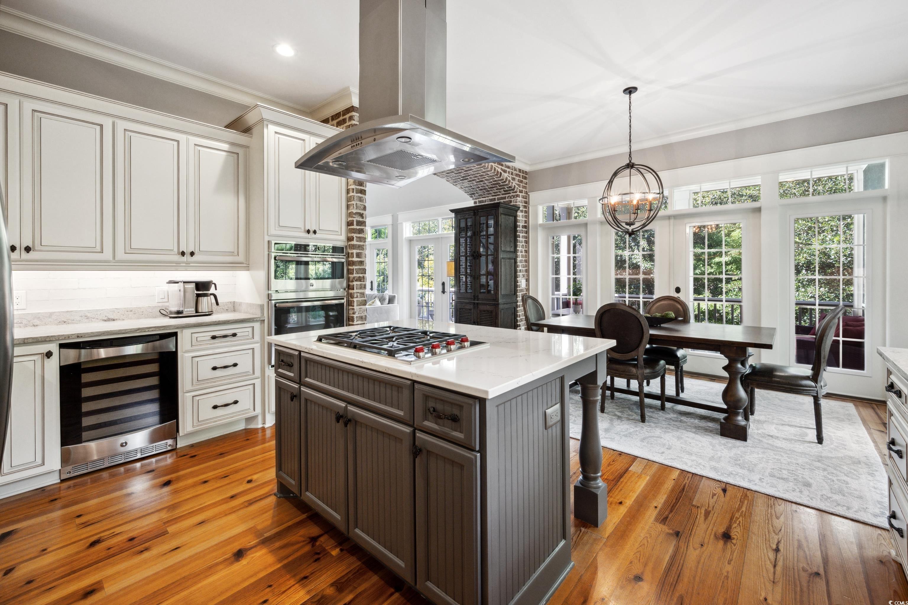 203 Whiting Ln.