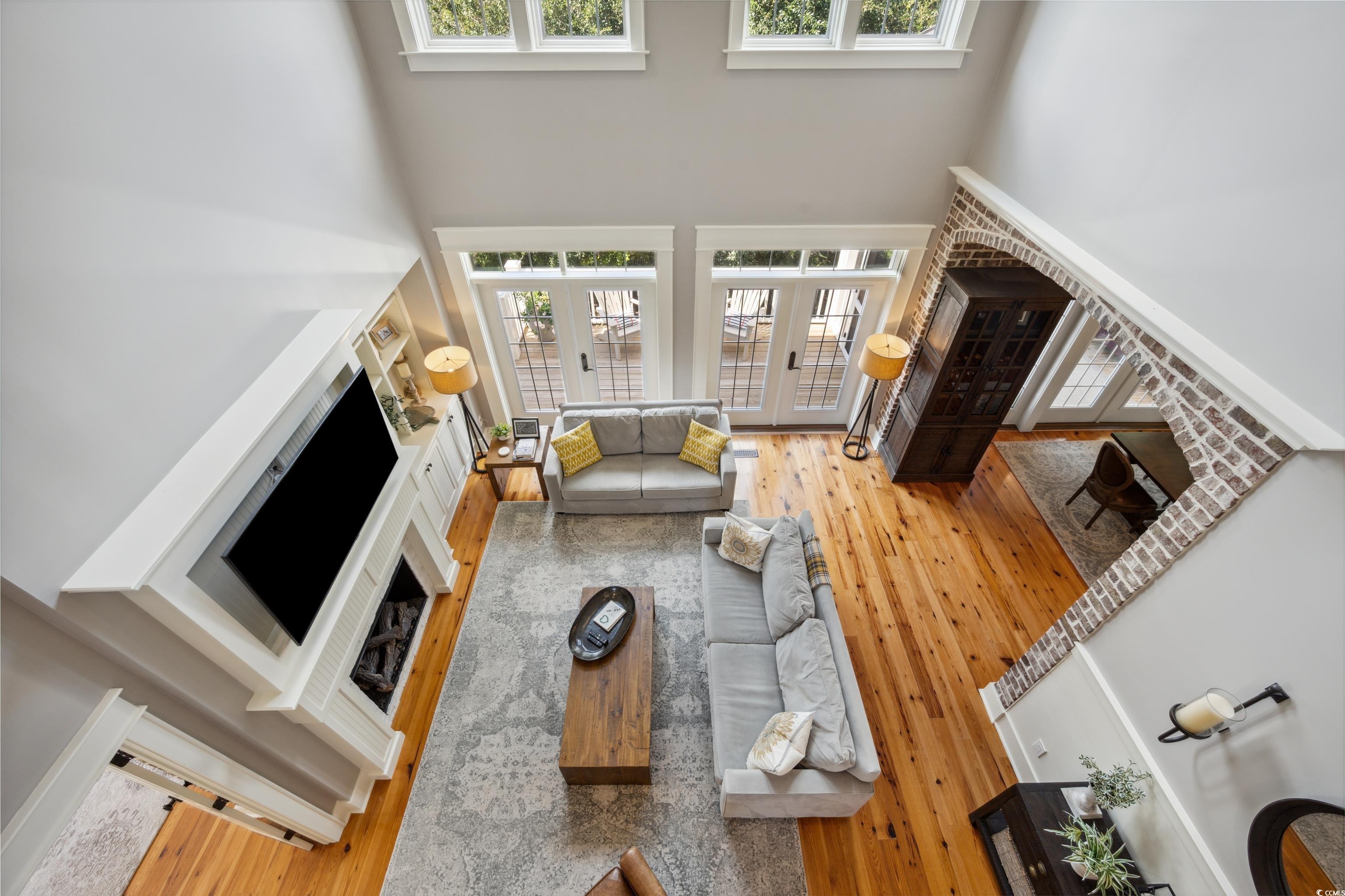203 Whiting Ln.
