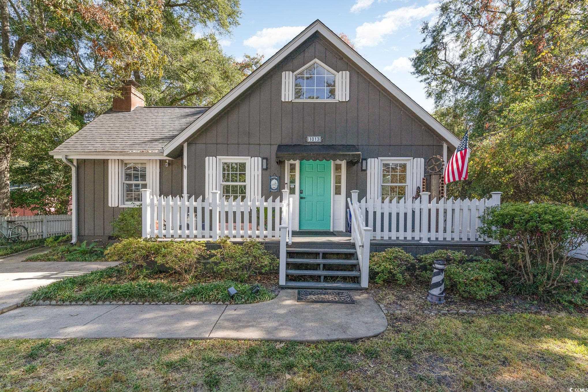 1013 Hickory Dr.