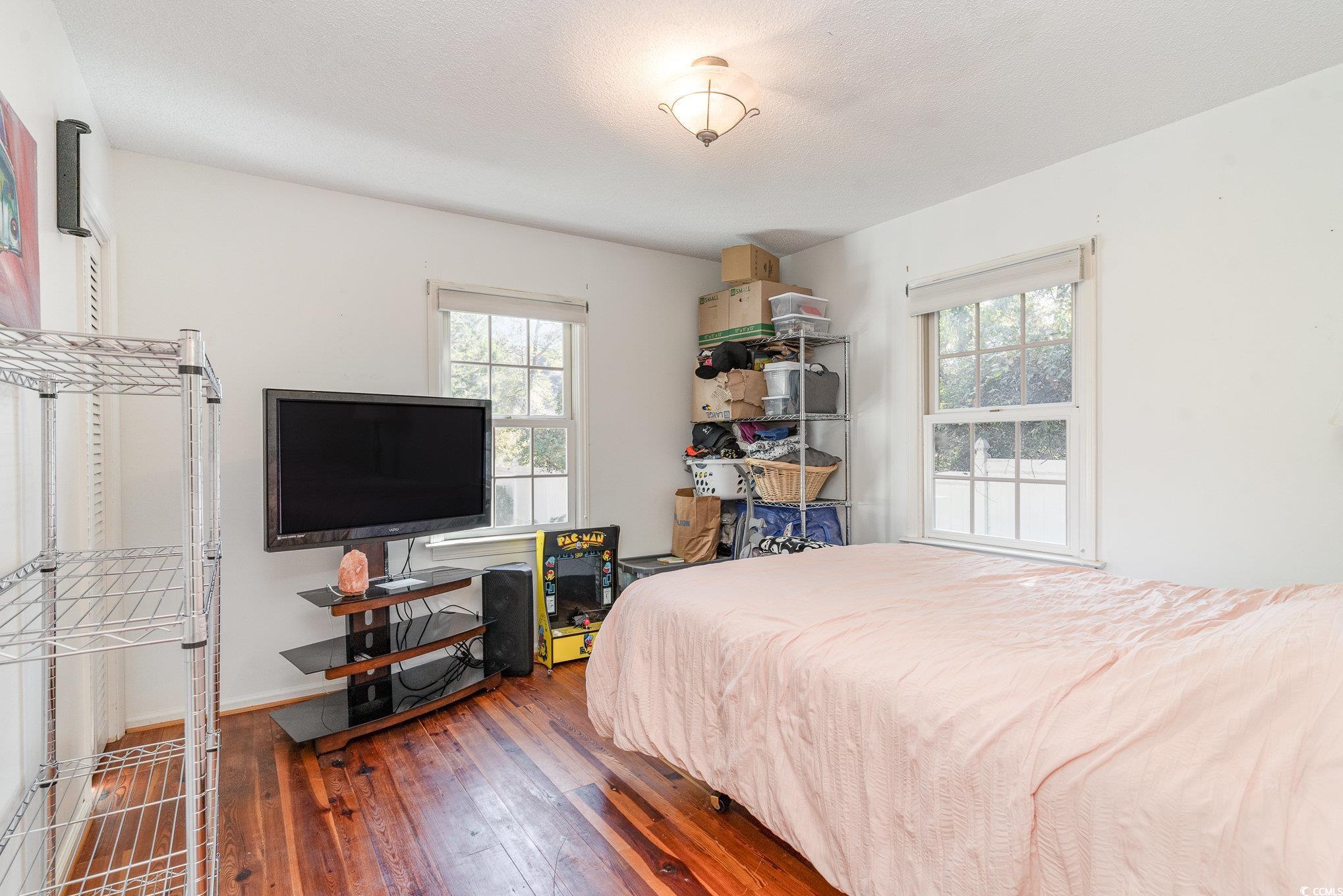 1013 Hickory Dr.