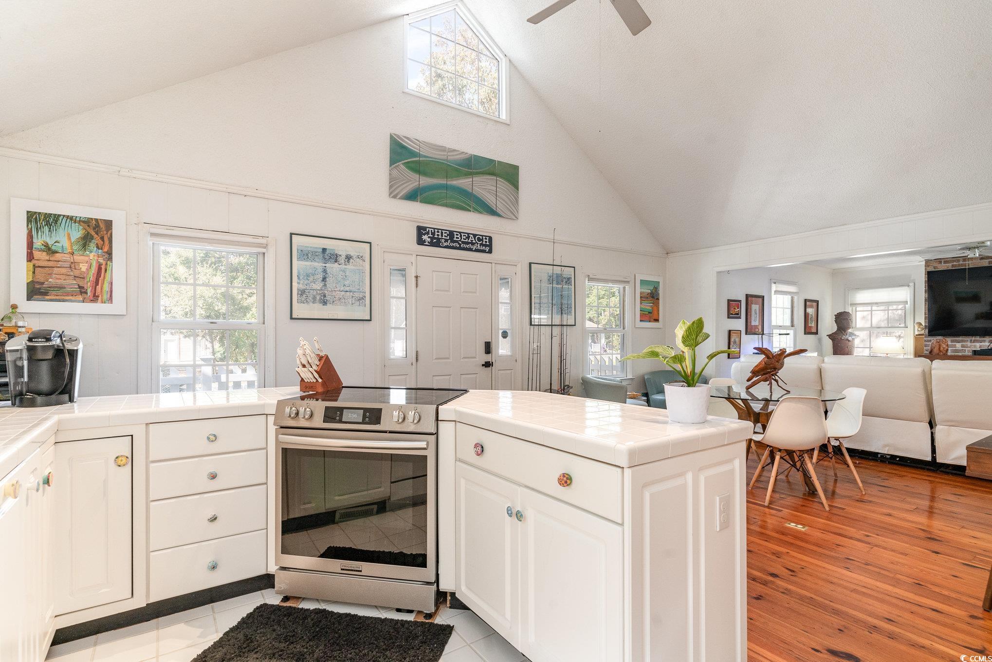1013 Hickory Dr.