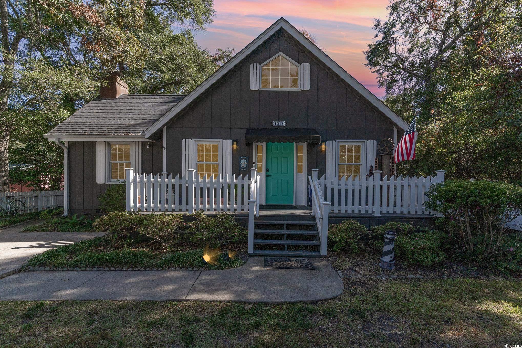 1013 Hickory Dr.