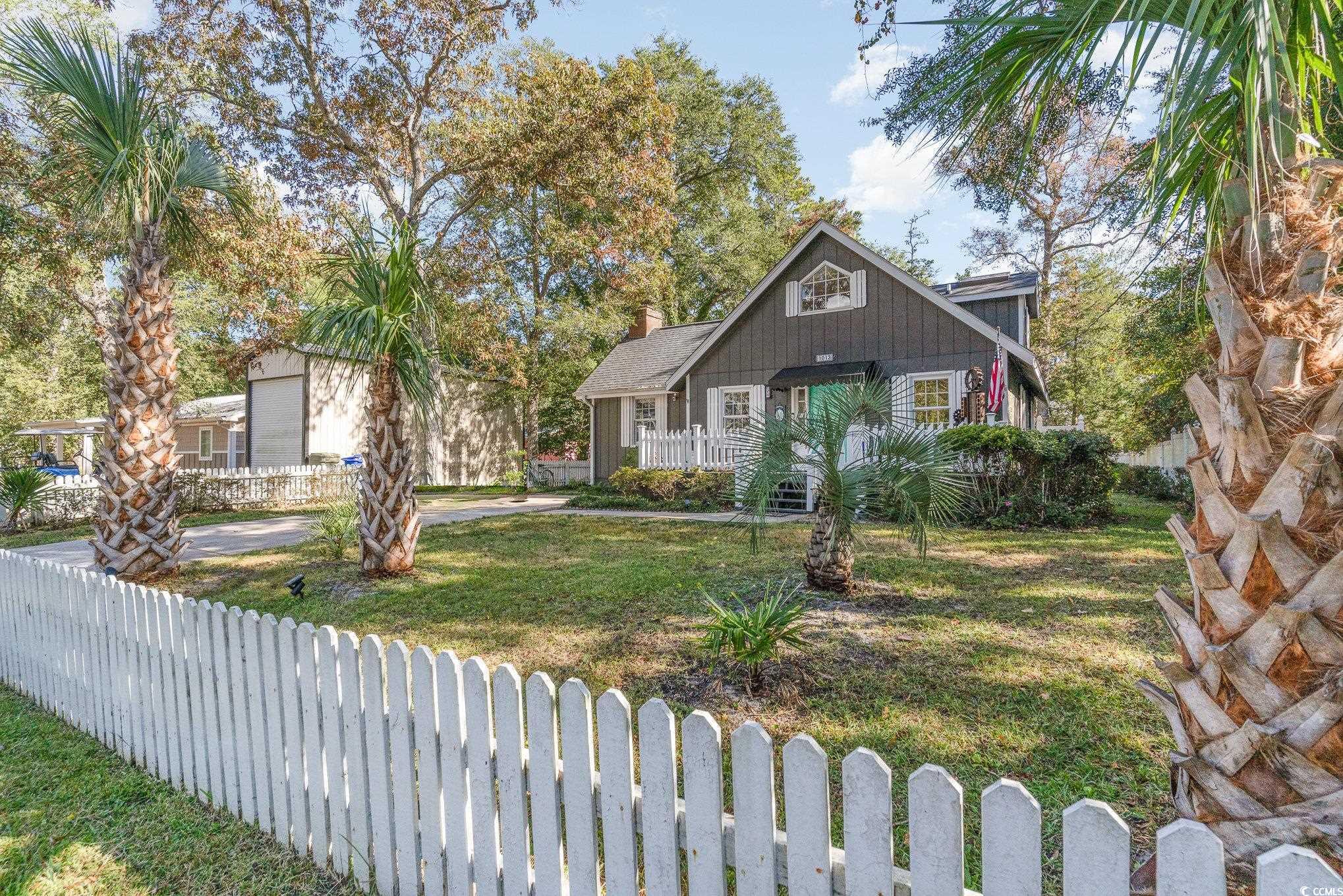 1013 Hickory Dr.