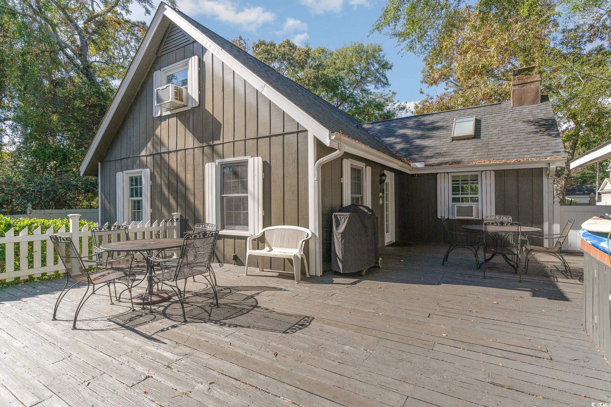 1013 Hickory Dr.