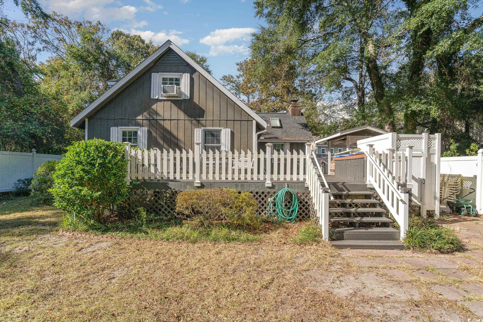 1013 Hickory Dr.