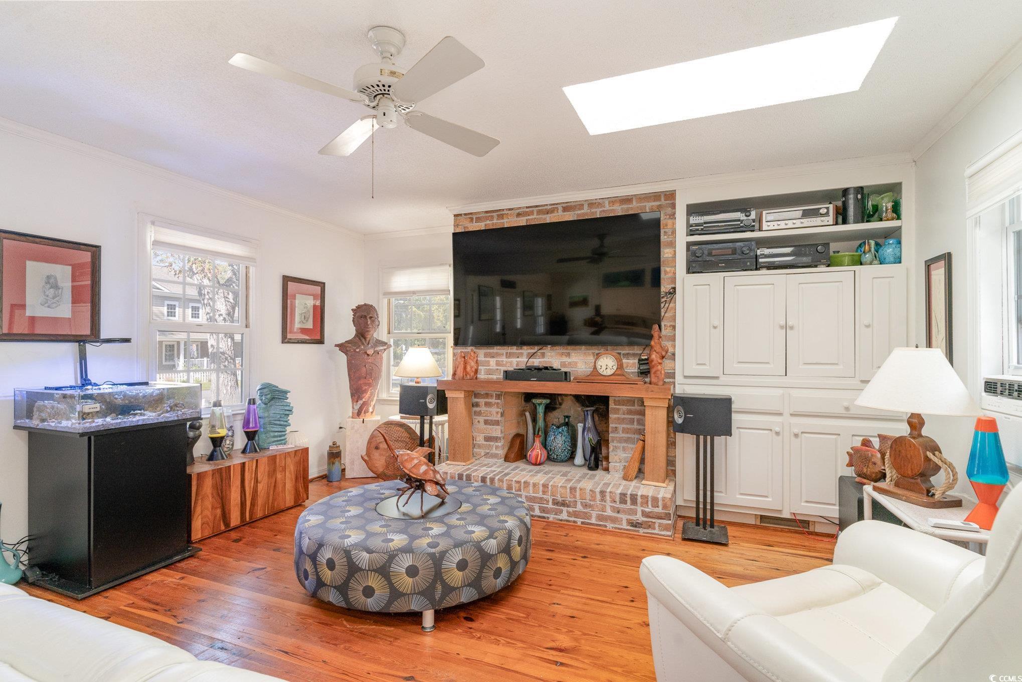 1013 Hickory Dr.