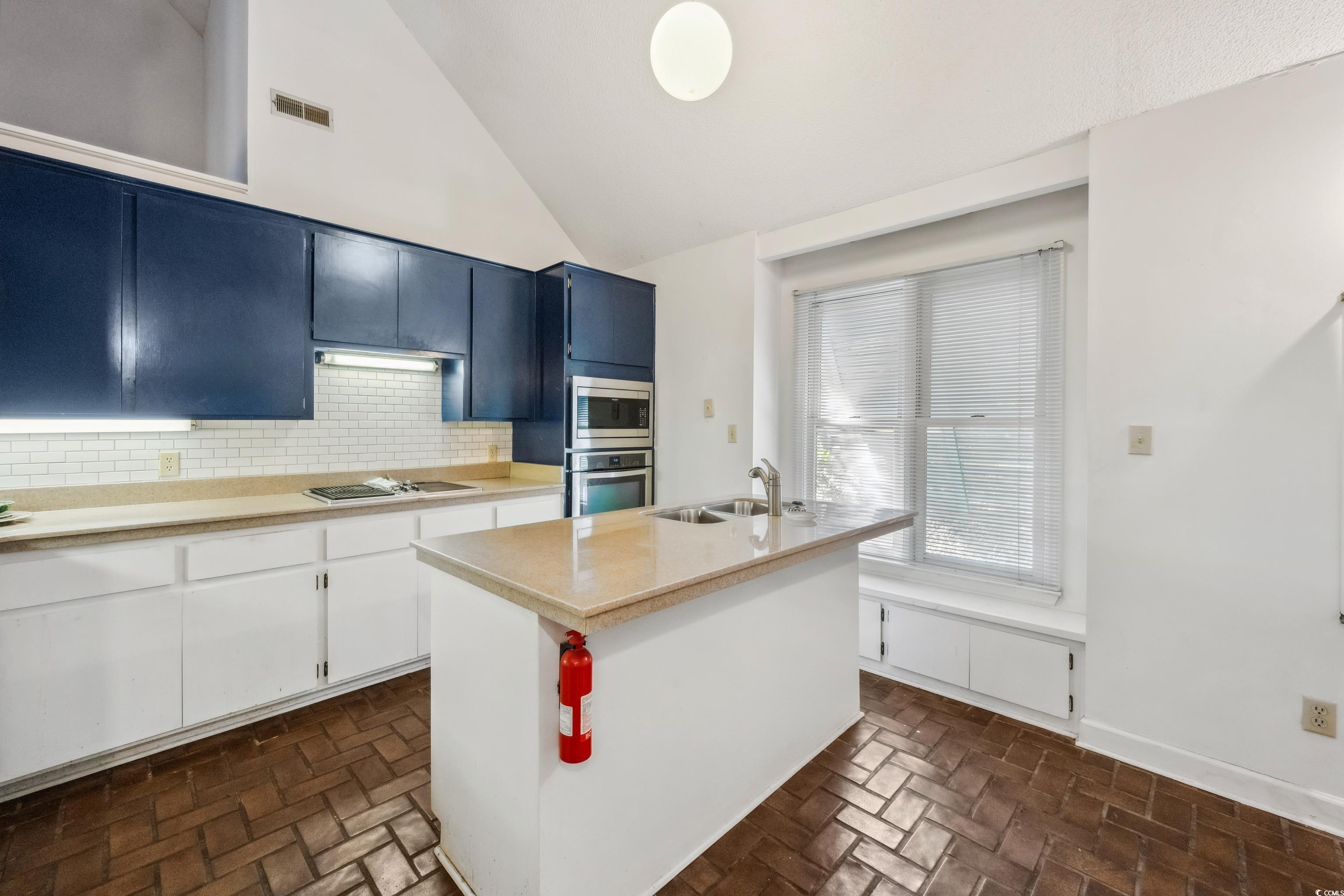 560 Aspen Loop