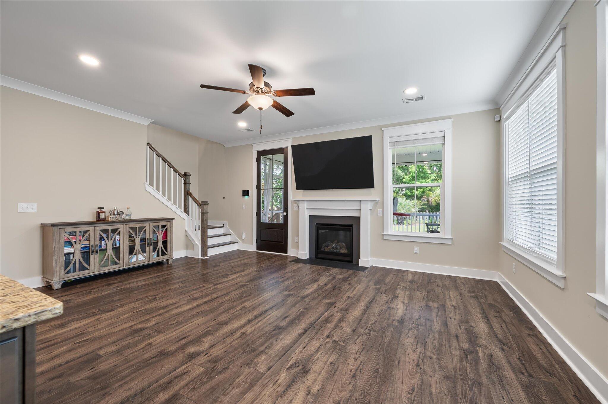 1502 Checker Court