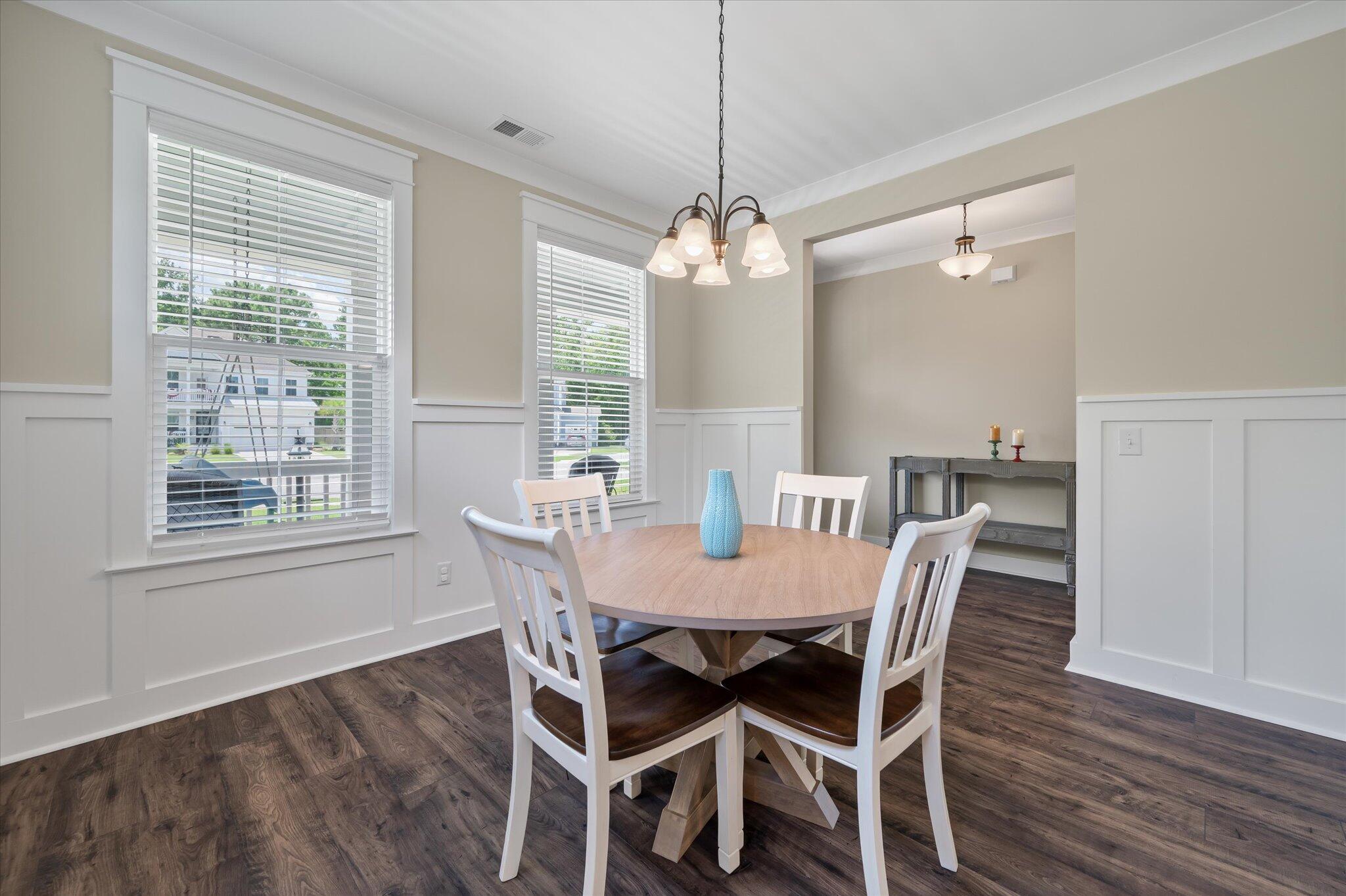 1502 Checker Court