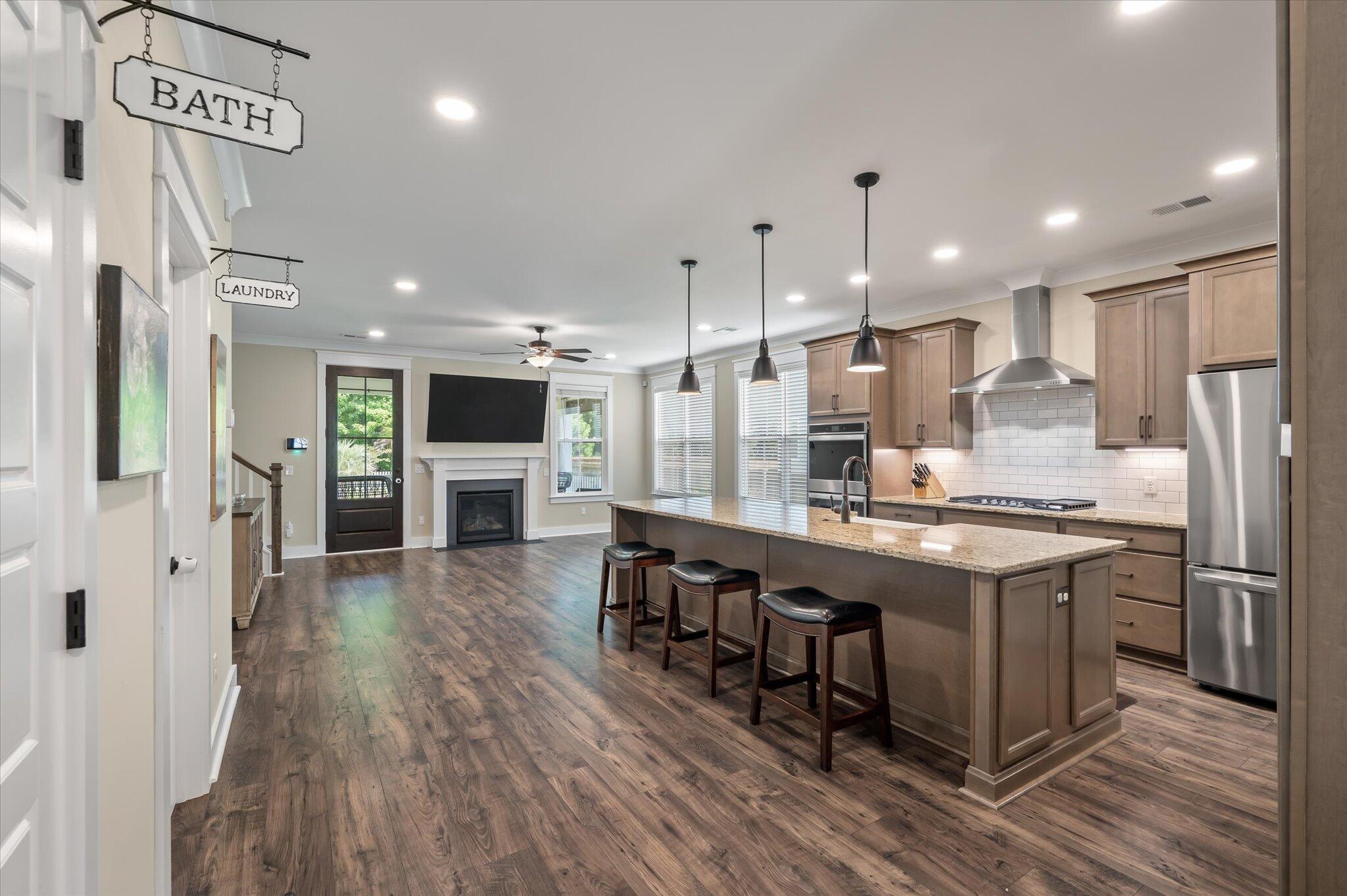 1502 Checker Court