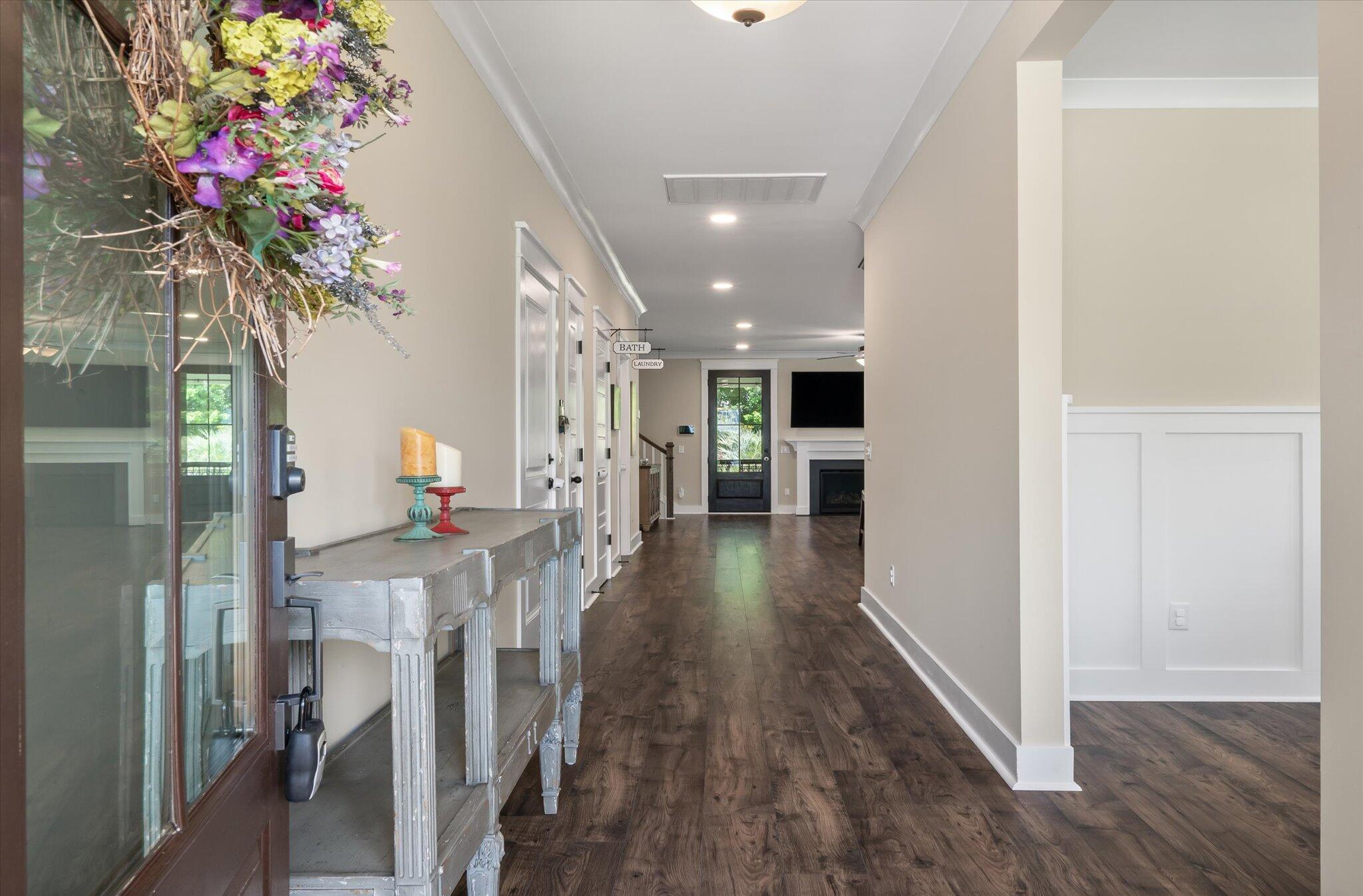 1502 Checker Court