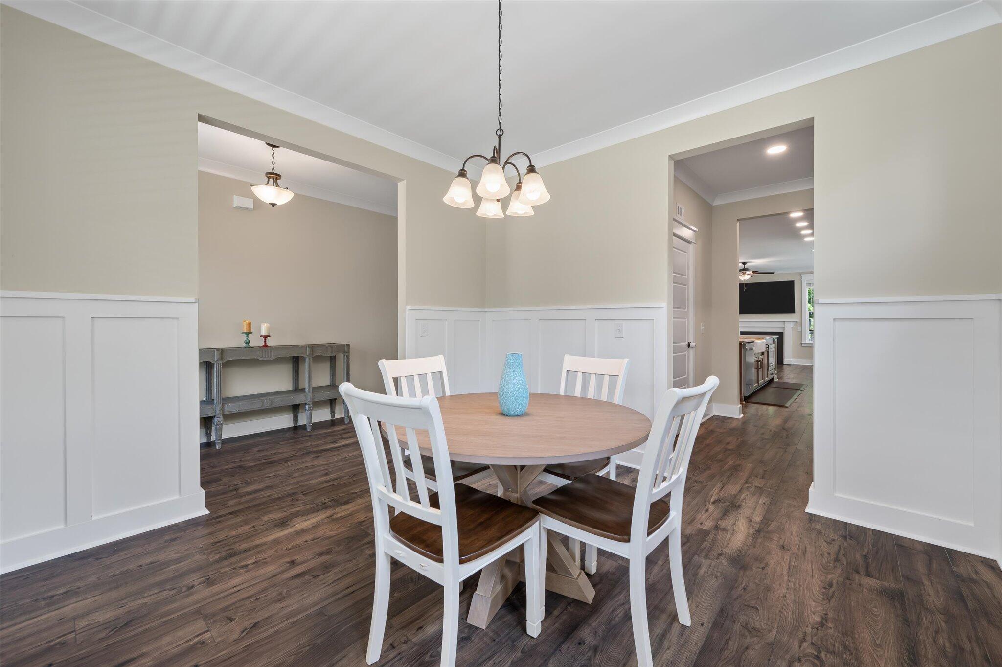 1502 Checker Court
