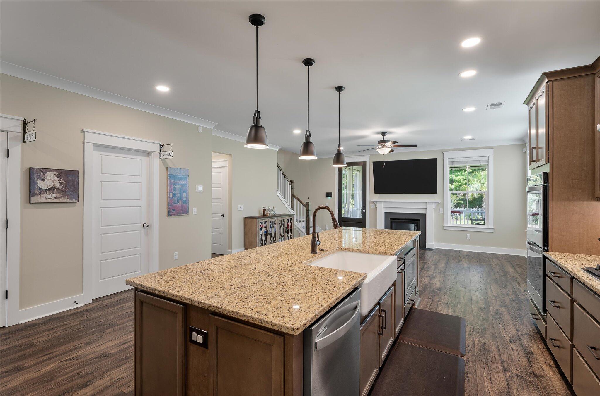 1502 Checker Court