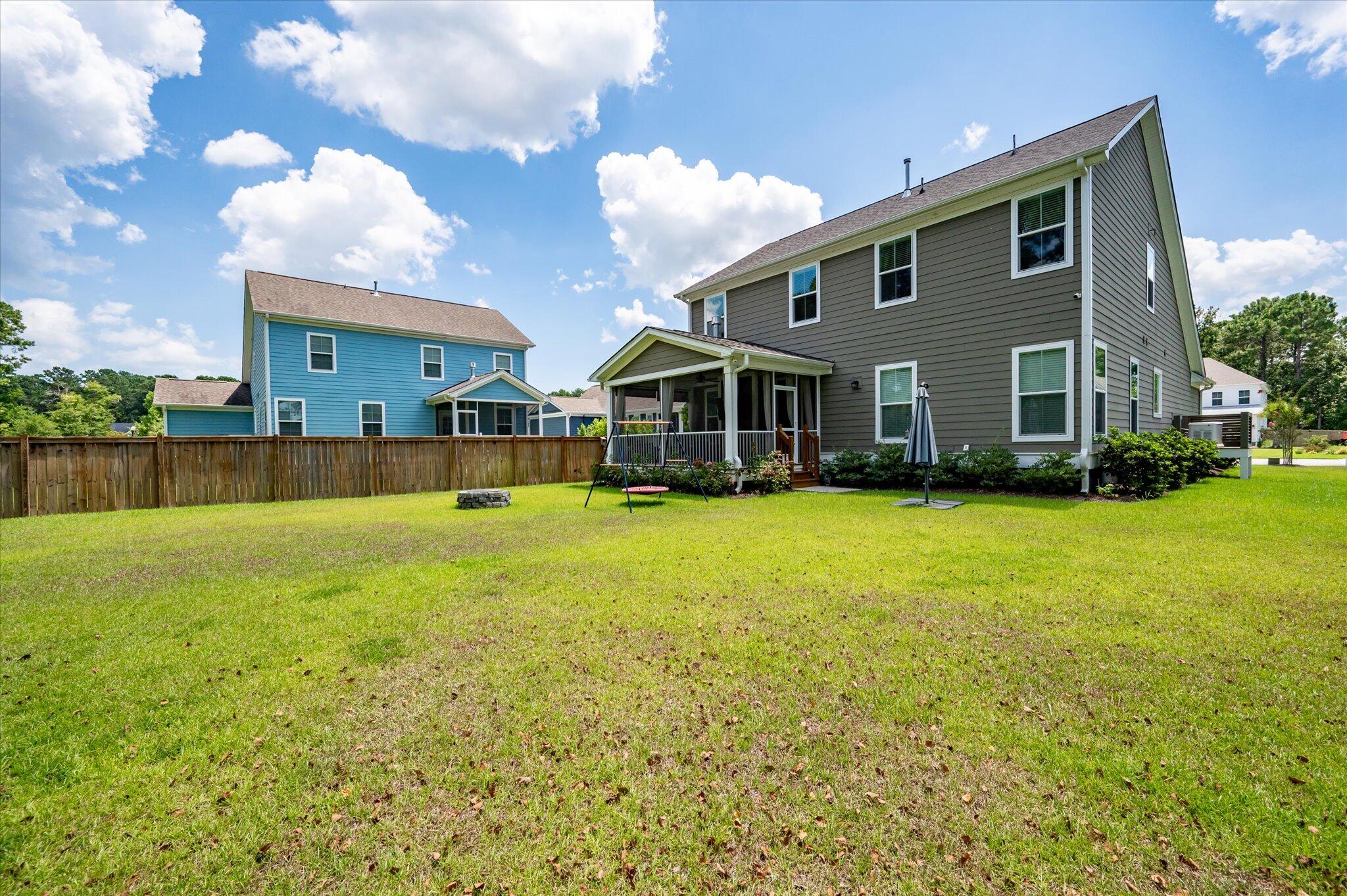 1502 Checker Court