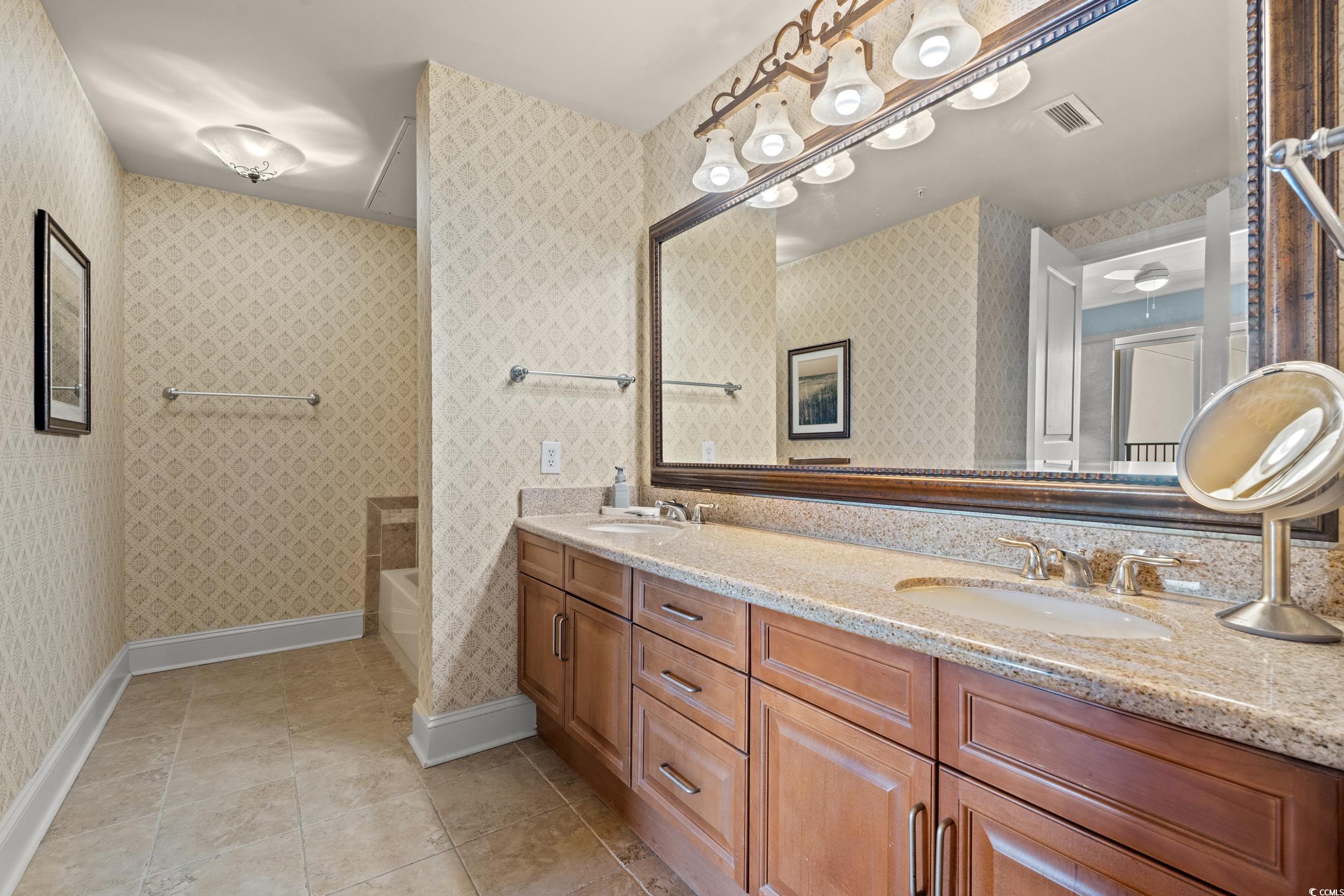 8121 Amalfi Pl. Unit: 5-401