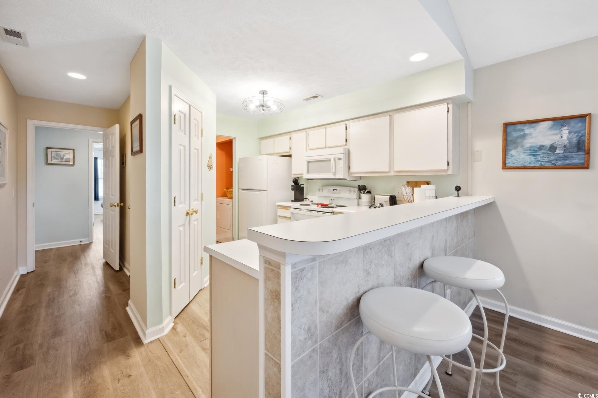 366 Pinehurst Ln. Unit: 13E