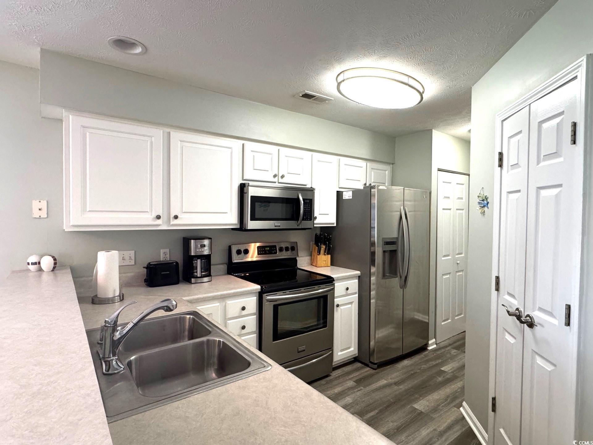 524 Pinehurst Ln. Unit: 19D