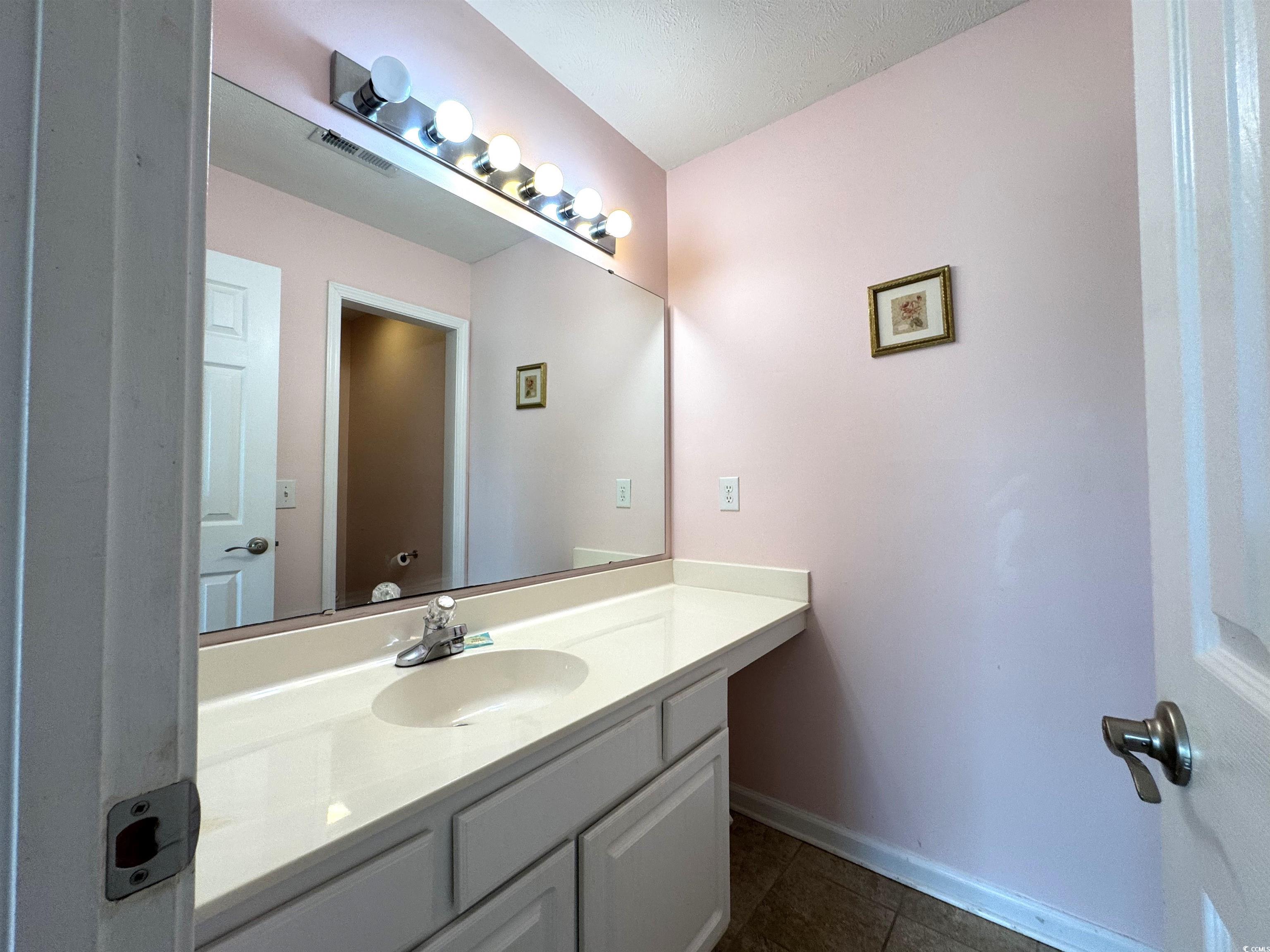 524 Pinehurst Ln. Unit: 19D