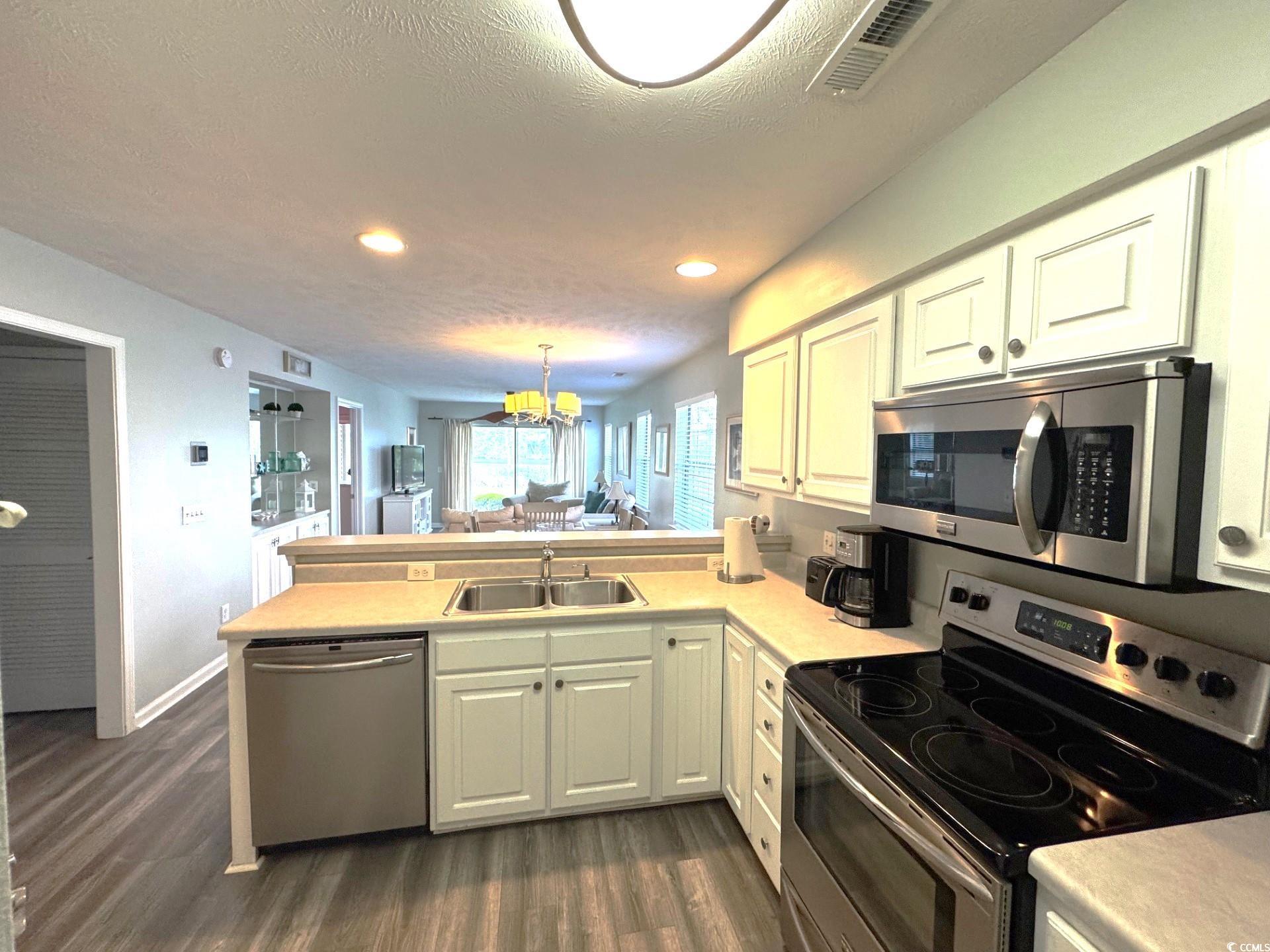 524 Pinehurst Ln. Unit: 19D