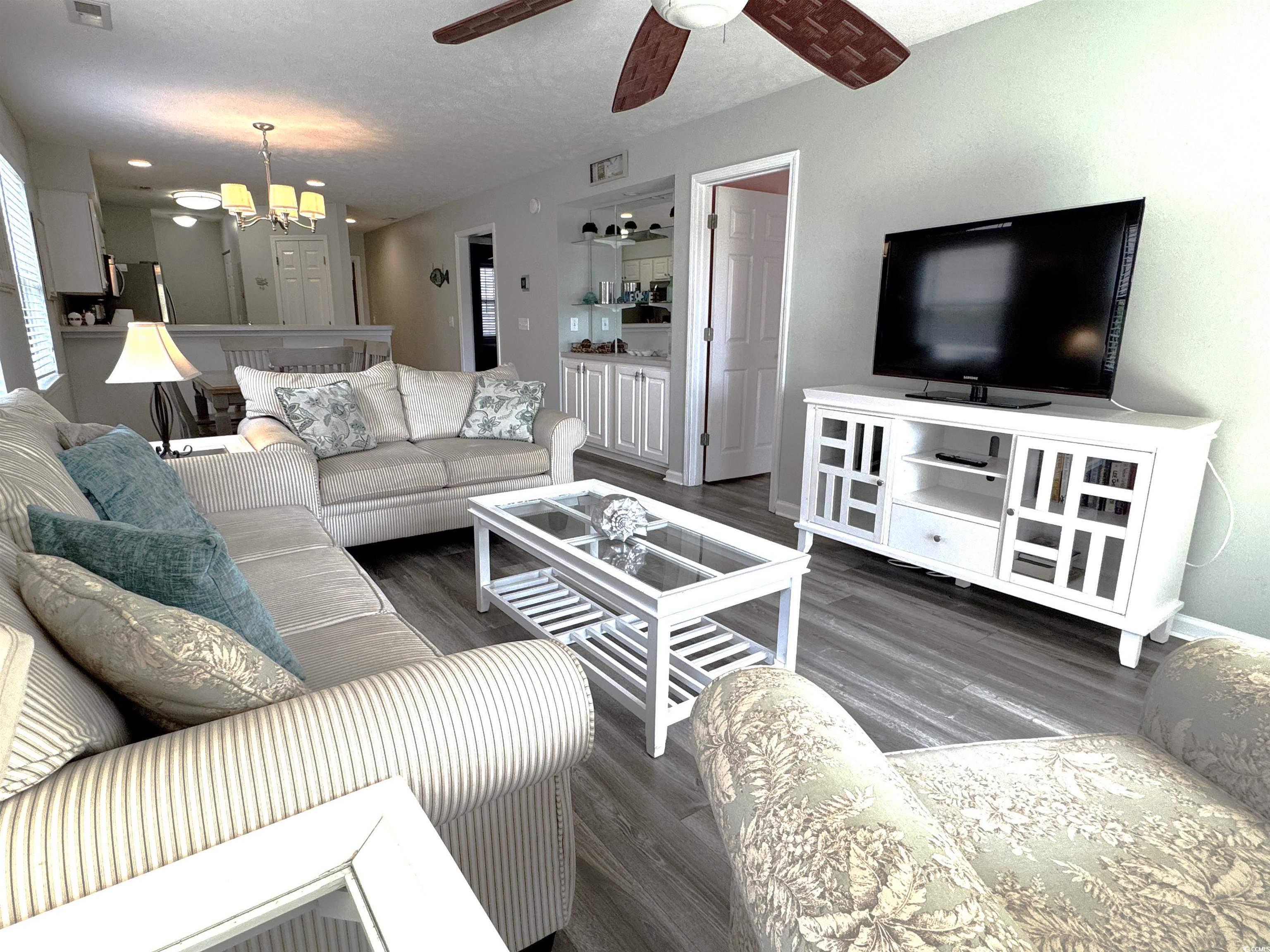 524 Pinehurst Ln. Unit: 19D