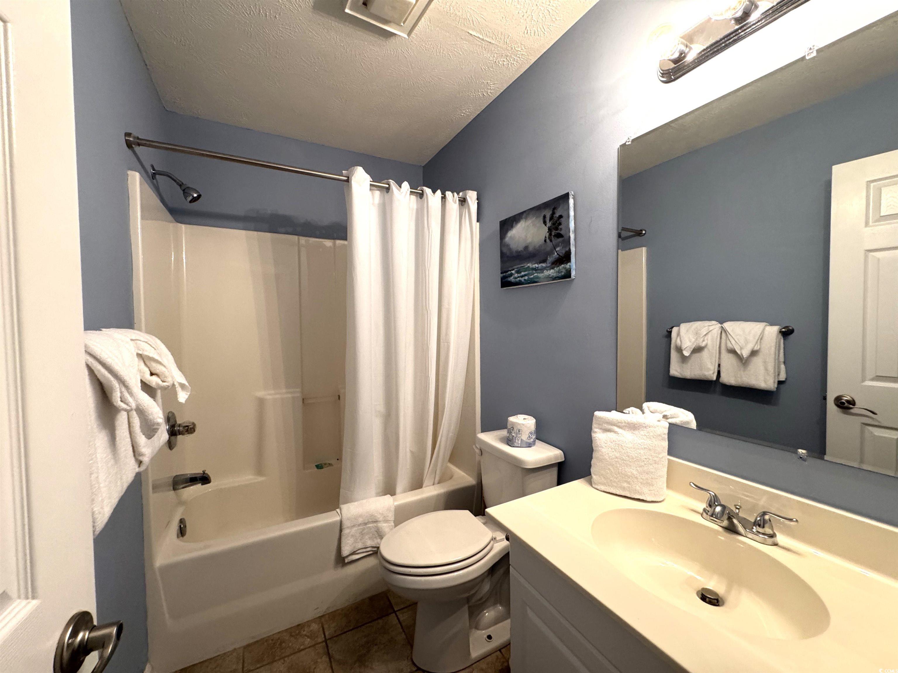 524 Pinehurst Ln. Unit: 19D