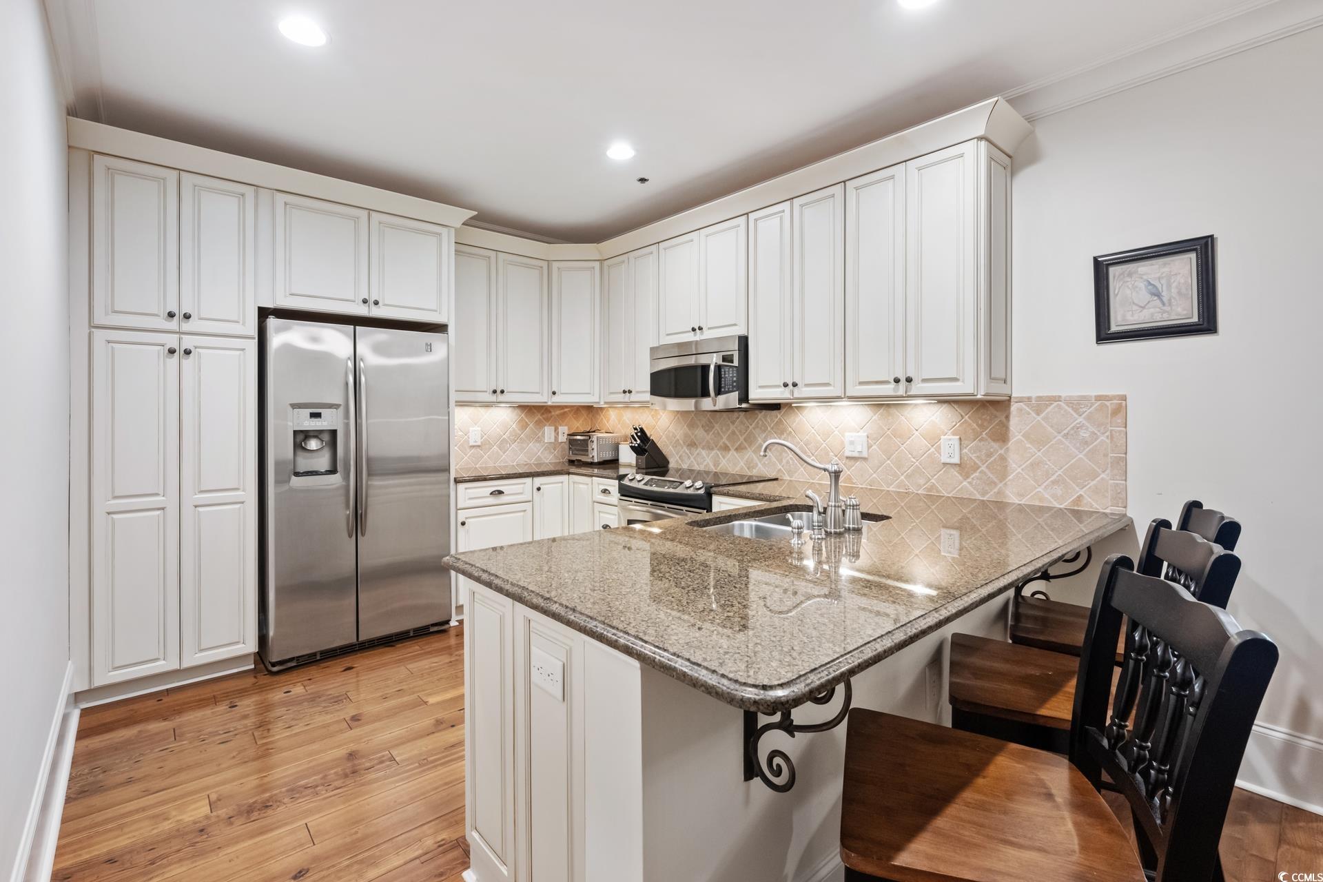 815 Front St. Unit: 2-H